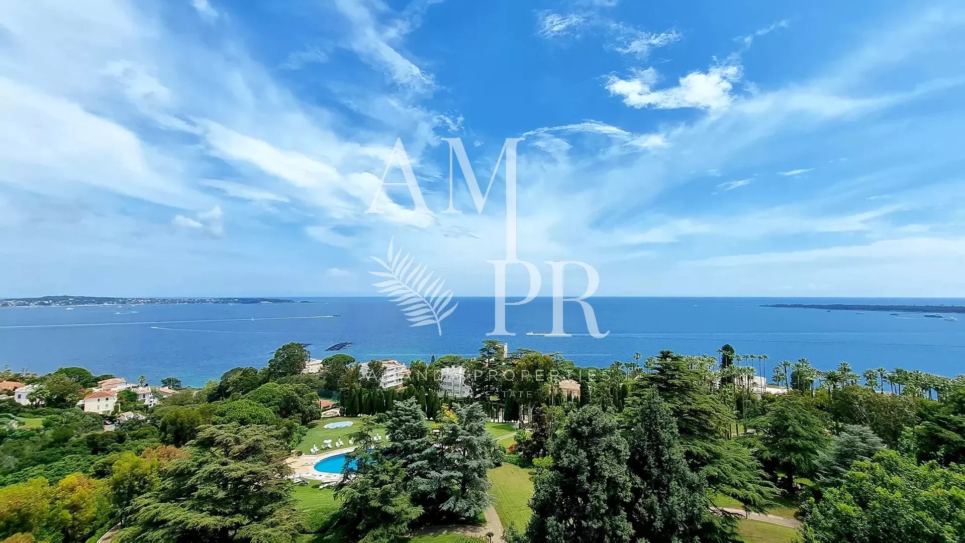 2 bedrooms apartment - Magnificent sea view - Swimming pool - Cannes Californie