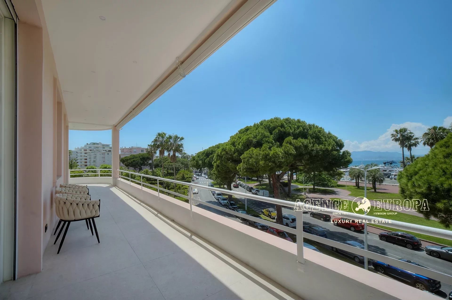 CANNES CROISETTE - RENOVATED APARTMENT - SEA VIEW