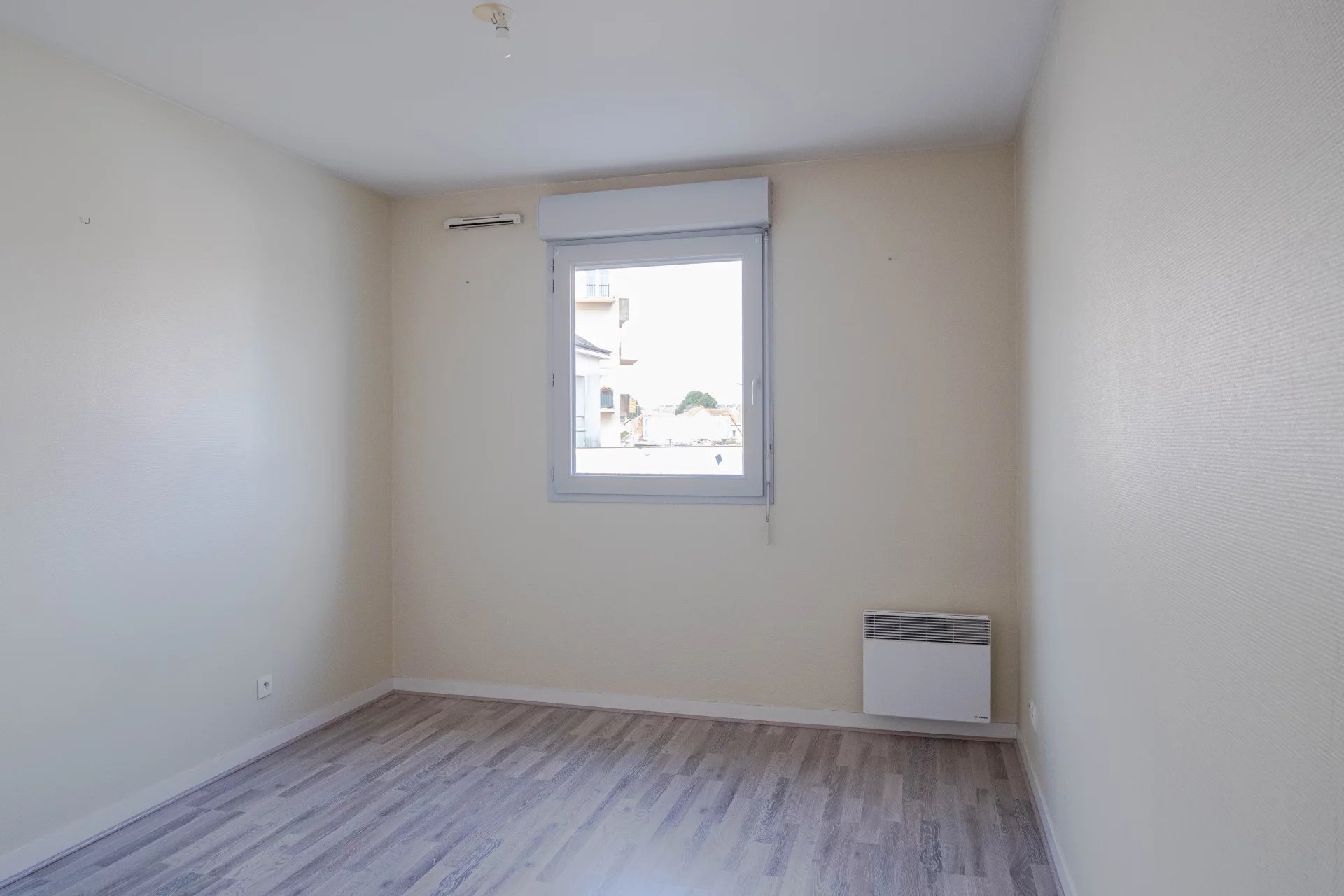 - APPARTEMENT LUCÉ -