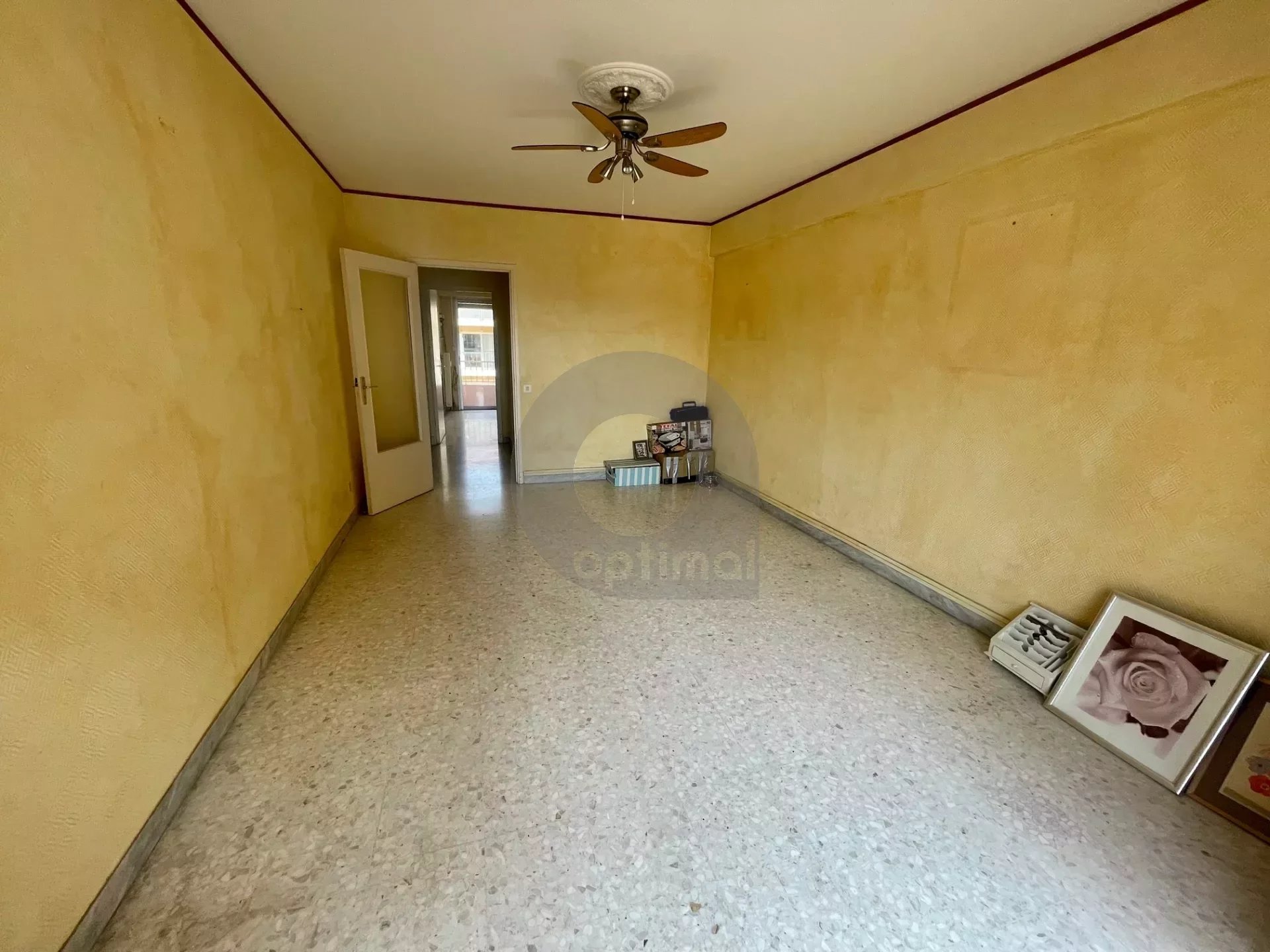 Large 2 room apartment in pleasant Residence
