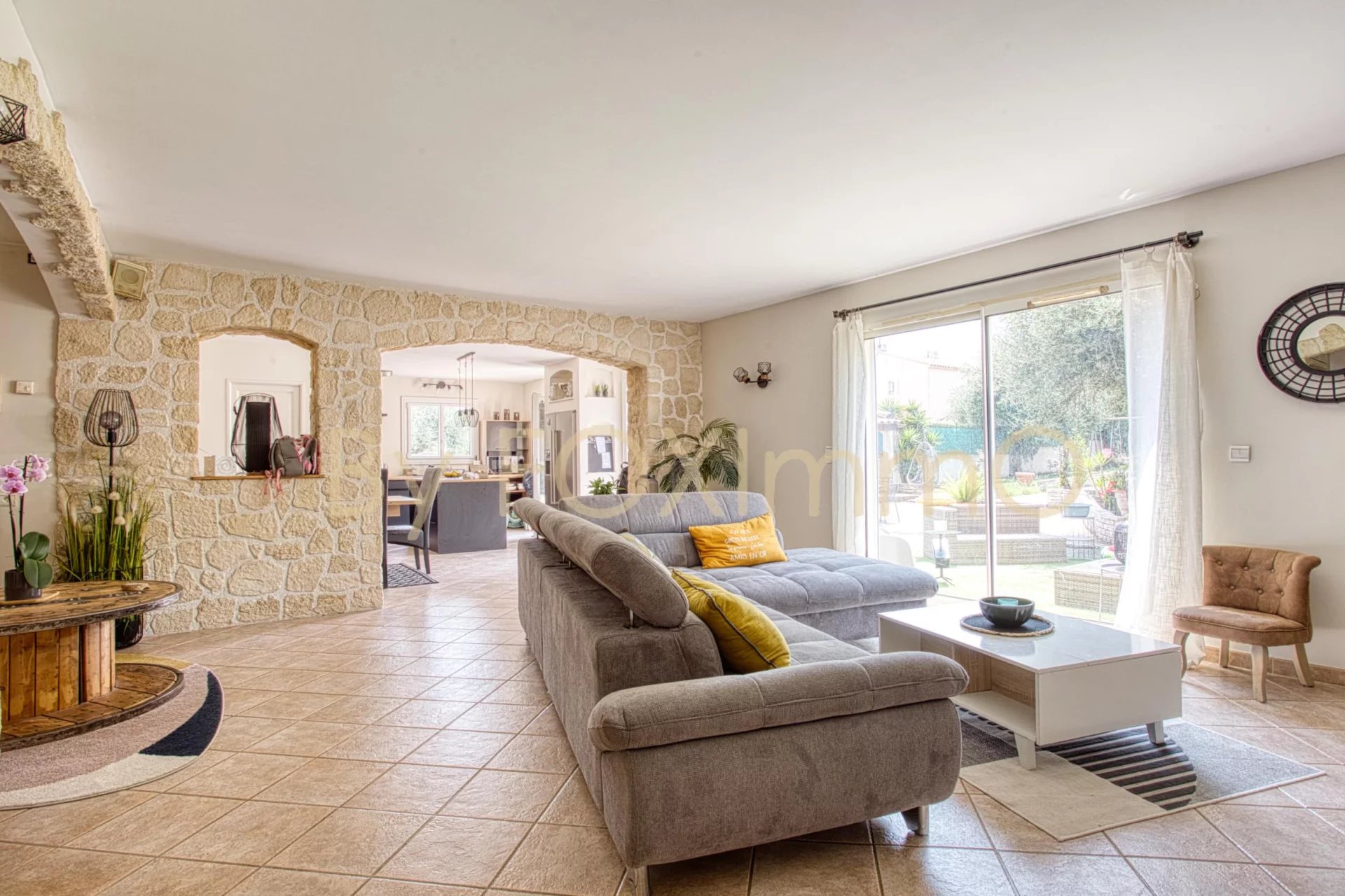 On the Côte d'Azur, magnificent 4-room detached house on 1500m² of land