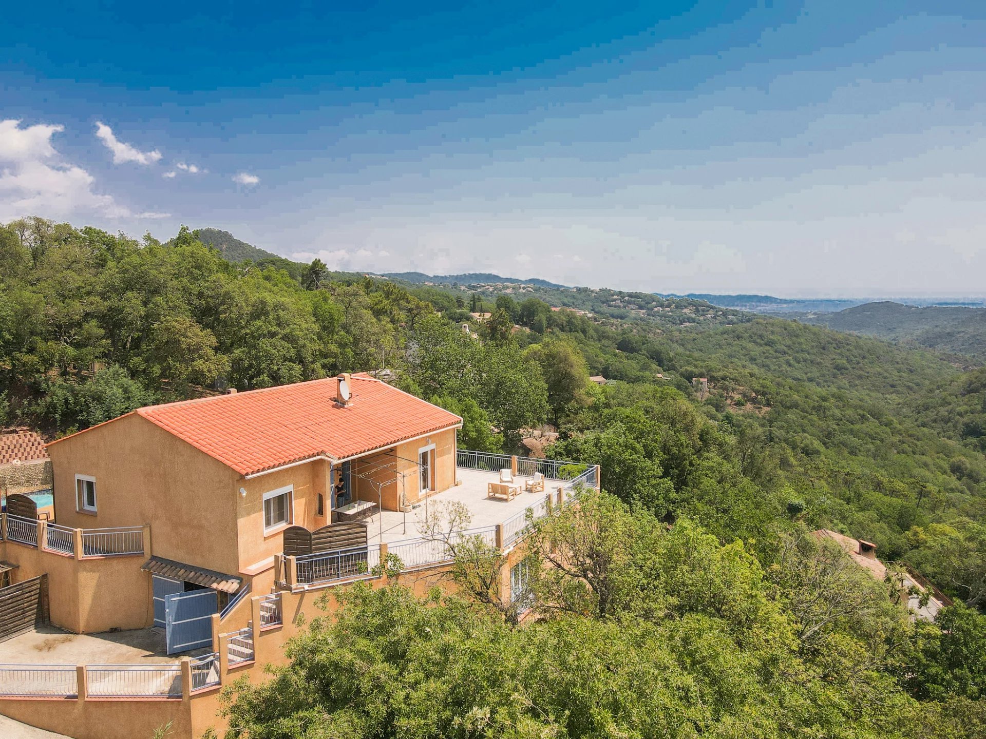 Villa avec vue exceptionnelle à Les Adrets de L'Estérel