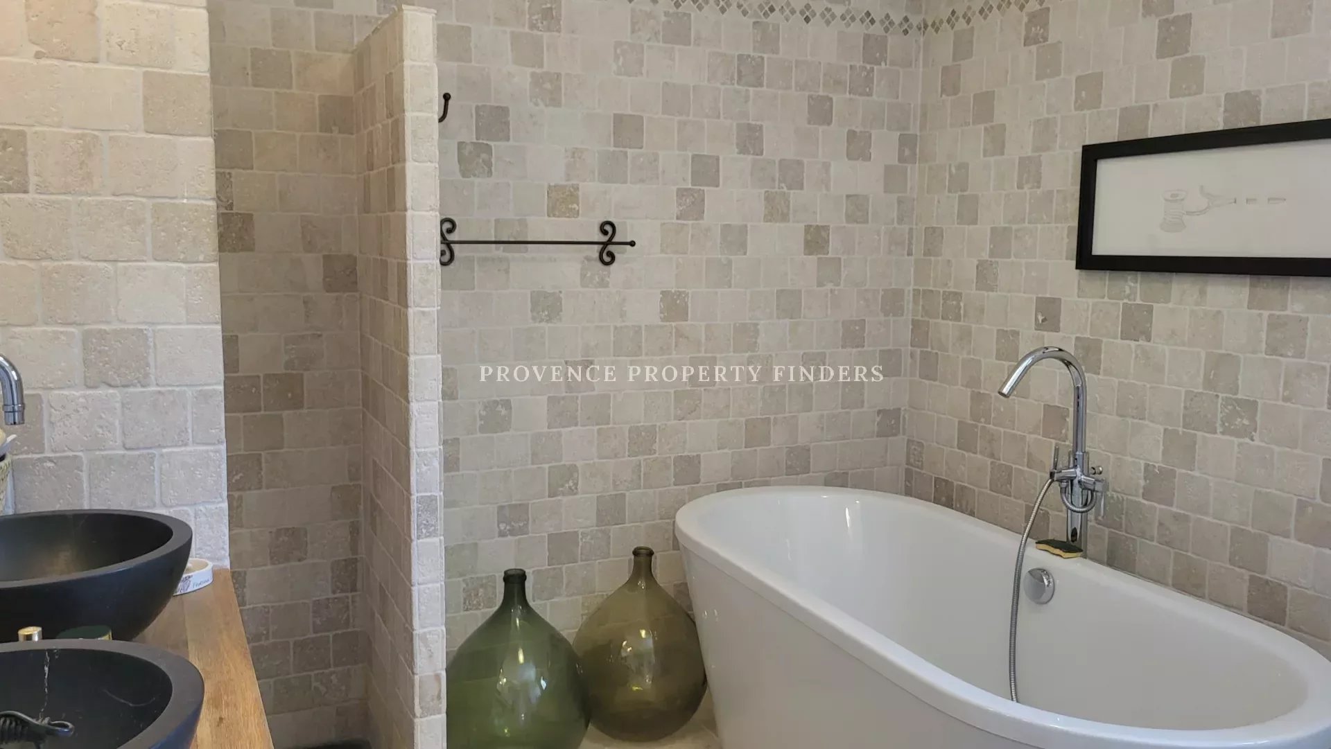 Provençal Villa of 220m2 offering you all  the comfort in the beautiful Provence.