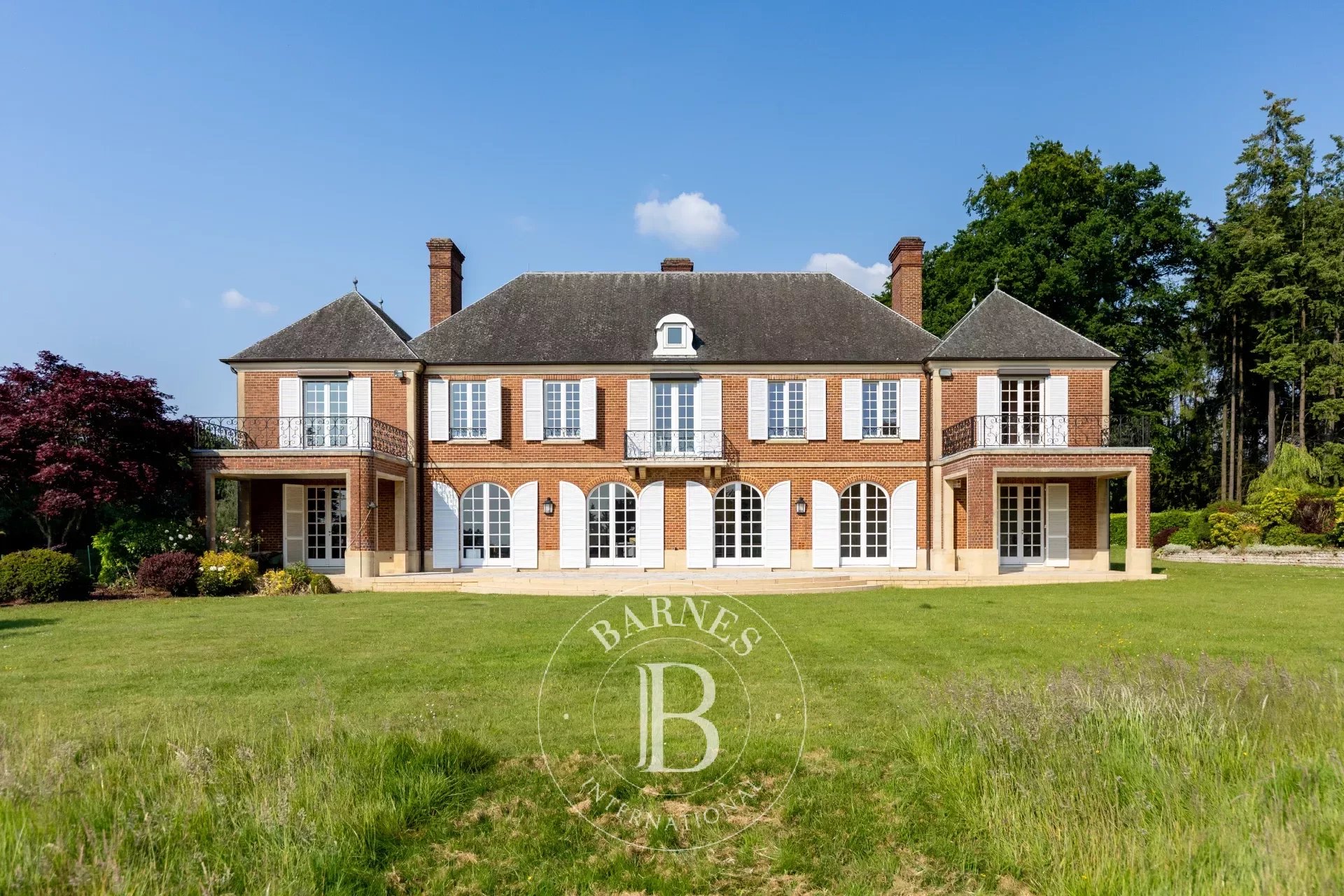 Exceptional property in a park of more than 16 ha.