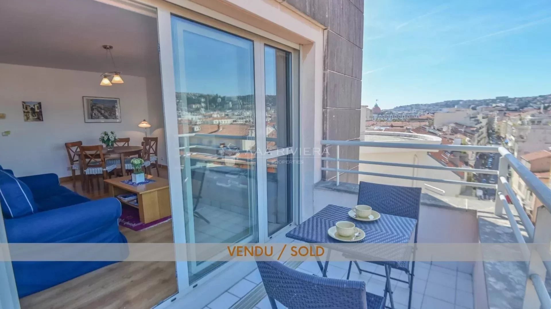 VENDU - EXCLUSIVITE - Nice Carré d'Or - Lumineux 3p en dernier étage avec terrasses et vue panoramique