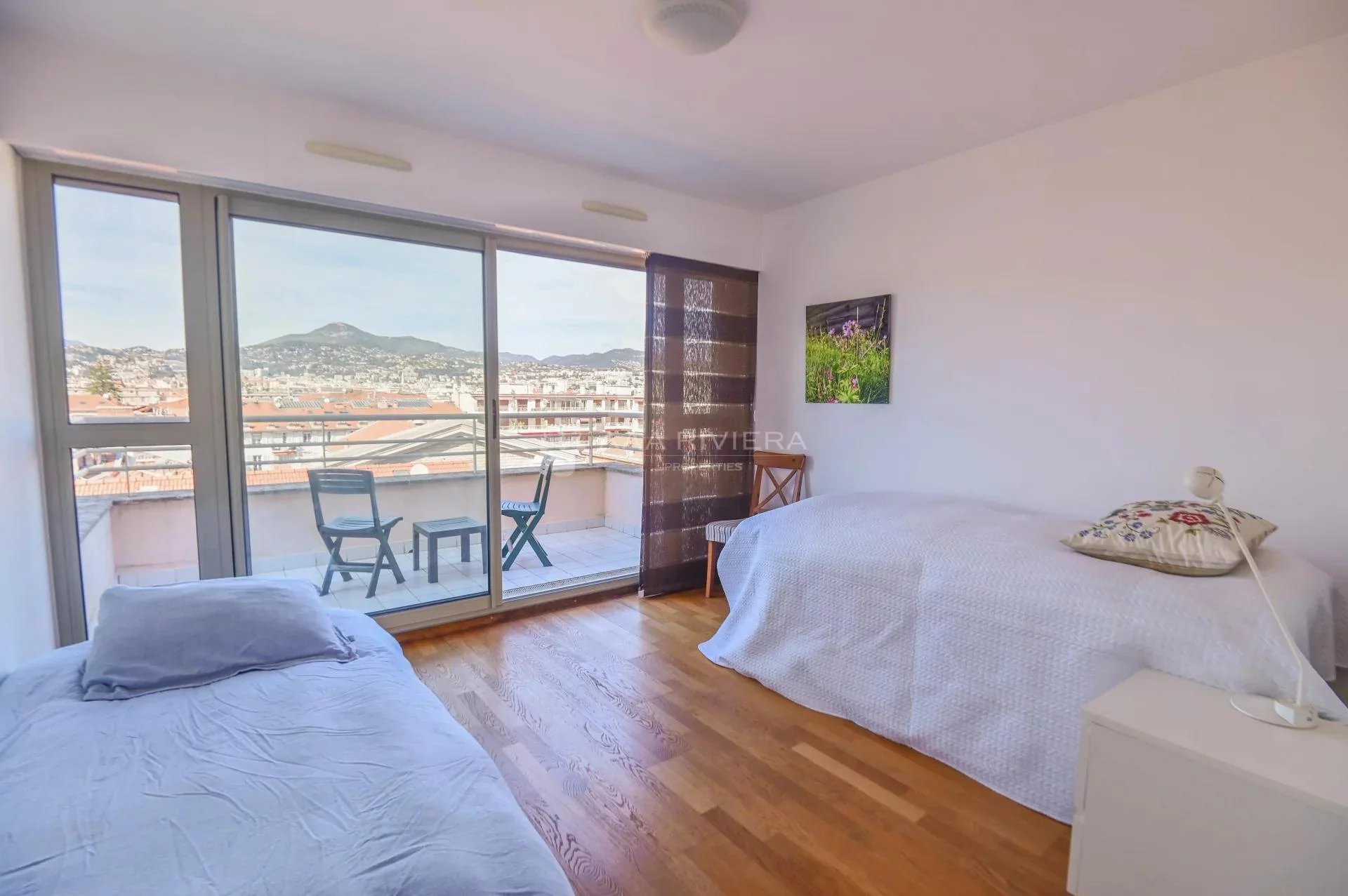 SOLD - SOLE AGENT  - Nice Carré d'Or - Bright 3 room top floor apt with terraces and panoramic view