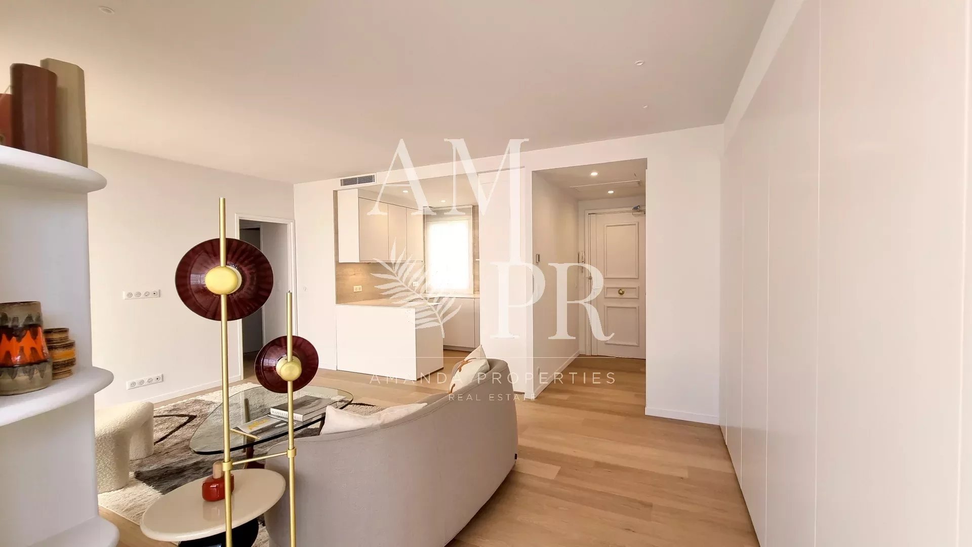 Magnificent 3 rooms apartment - City center - Sea view - Cannes