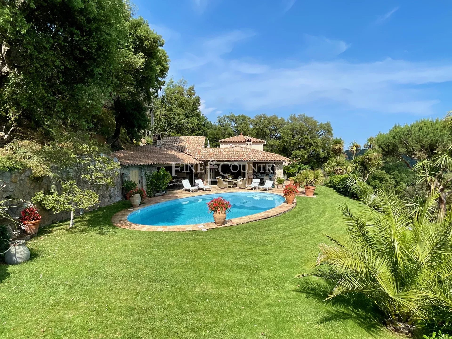 Photo of Villa for sale in La Garde Freinet with panoramic views