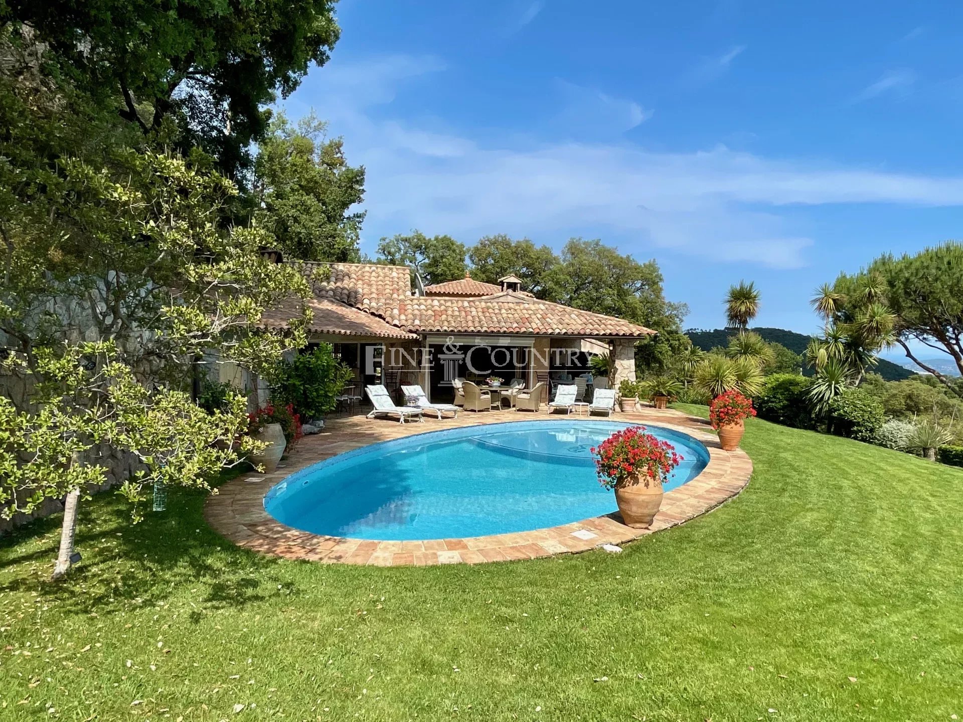 Photo of Villa for sale in La Garde Freinet with panoramic views