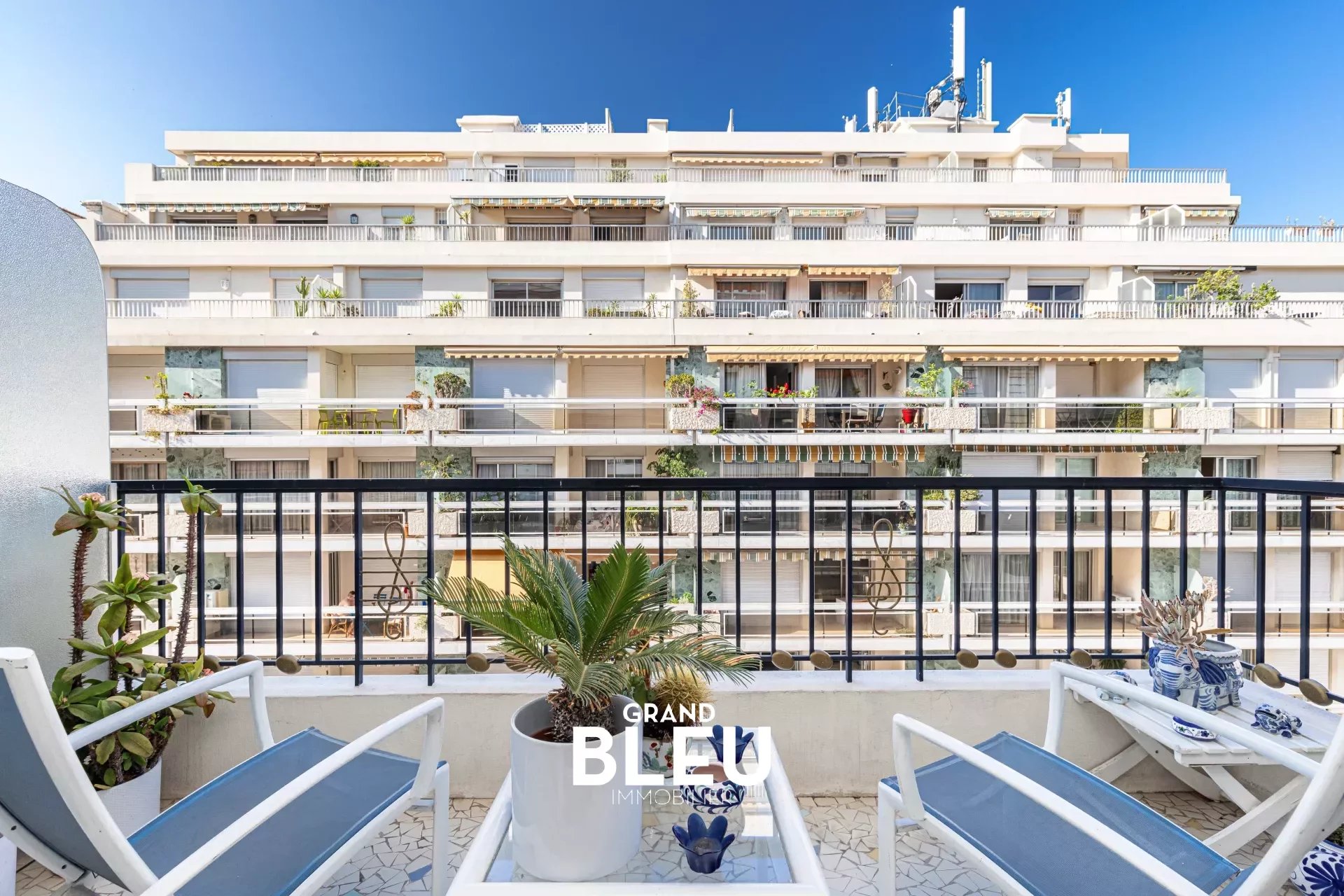 Vente Appartement 101m² 3 Pièces à Nice (06000) - Grand Bleu Immobilier Collines