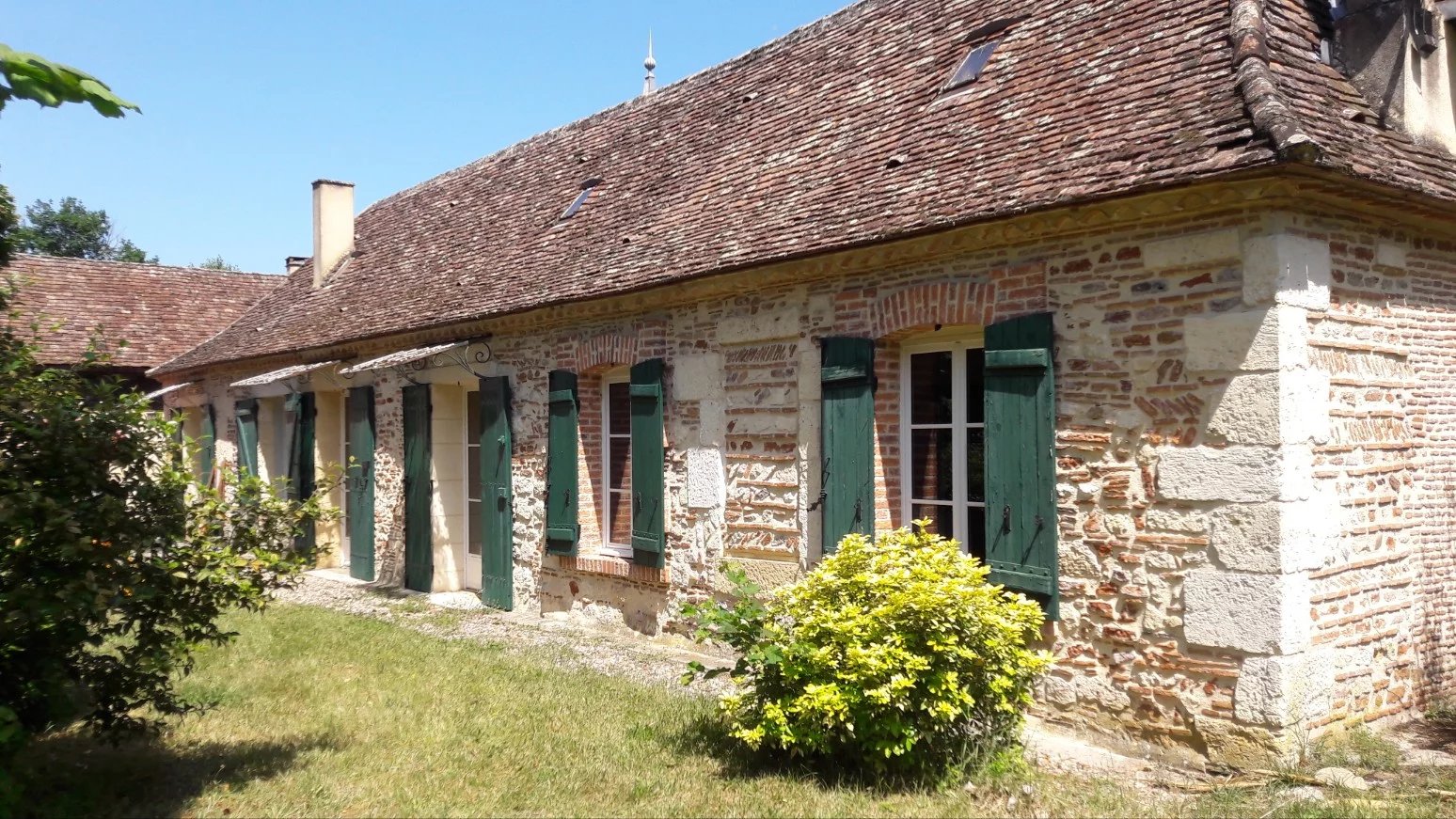 Ensemble immobilier sur 4Ha - Bord de Dordogne