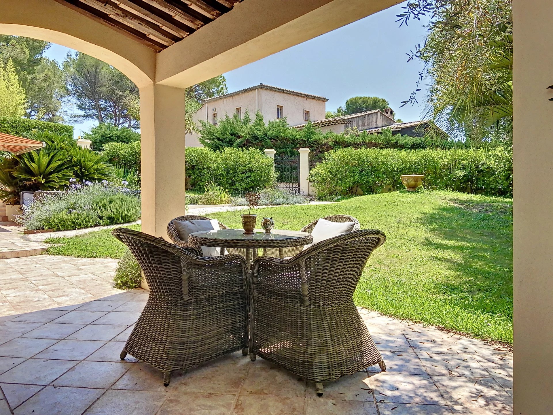 Charming villa fully renovated with pool