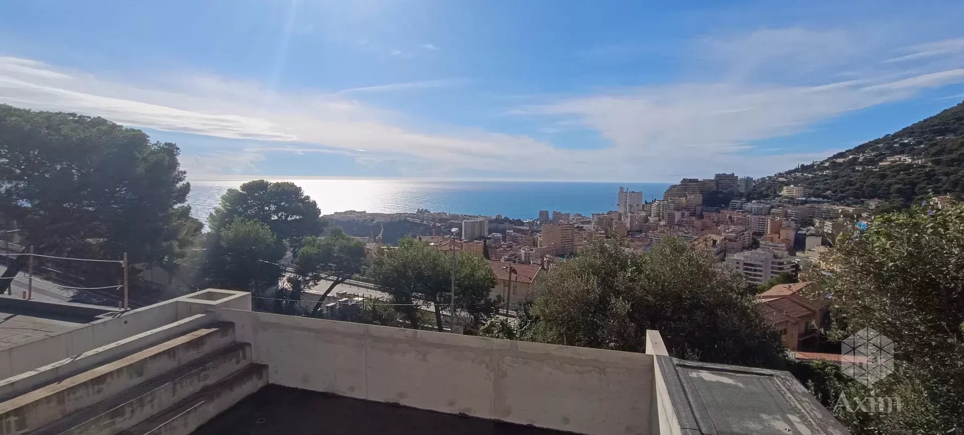 Villa contemporanea con vista panoramica sul mare