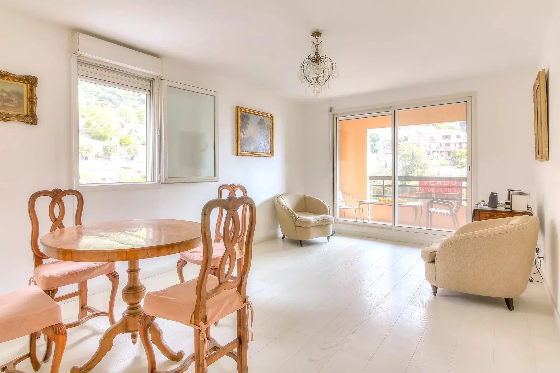 Spacious 1-bedroom top-floor apartment with loggia and sea views – Beausoleil Ténao