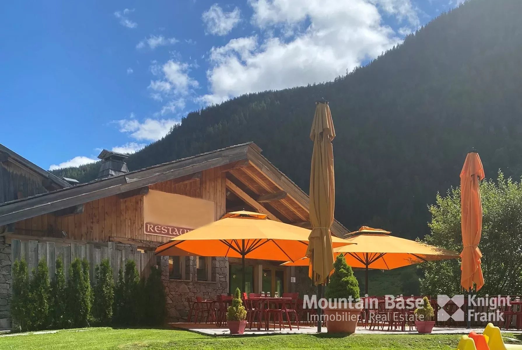 The 'fond de commerce' and 'walls' of a farm style restaurant in excellent condition, ready to operate Accommodation in Chamonix