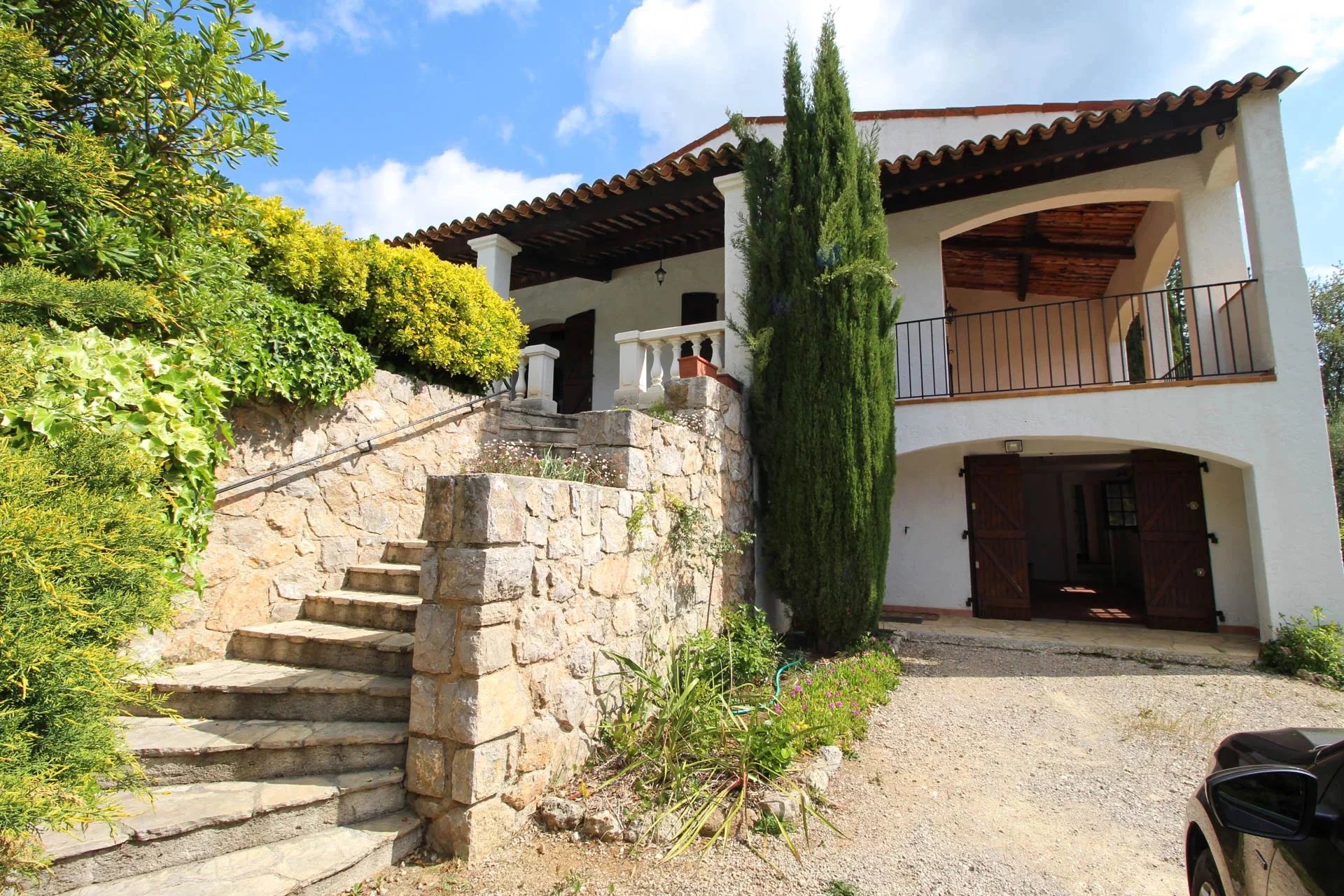 3 Bedroom House with Pool for Sale - Montauroux