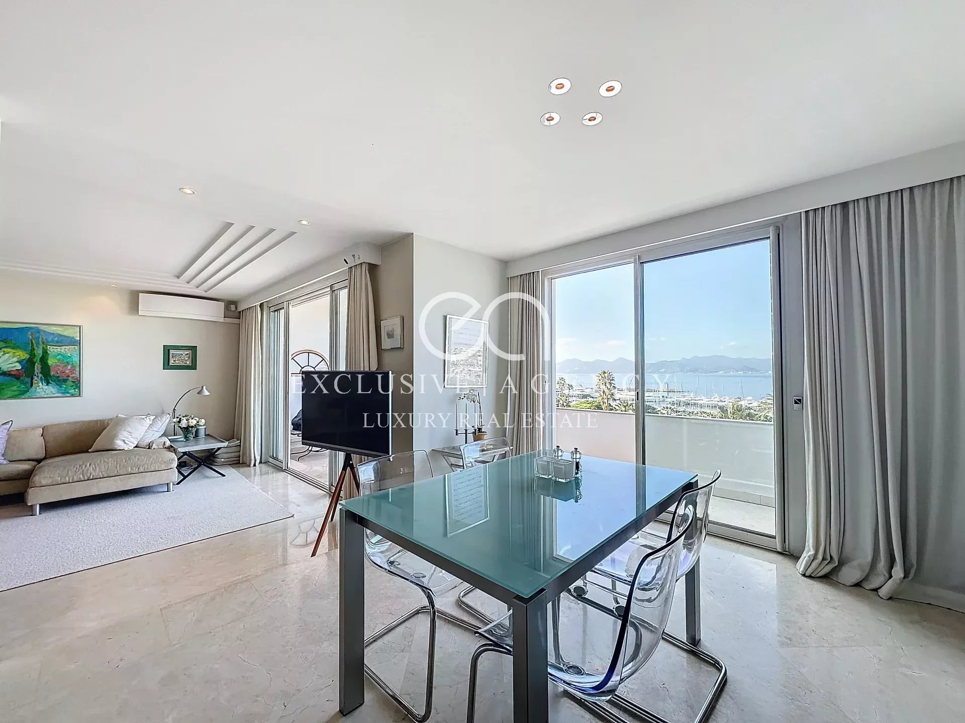 Cannes Croisette apartment, 128sqm sea view, with terraces and garage