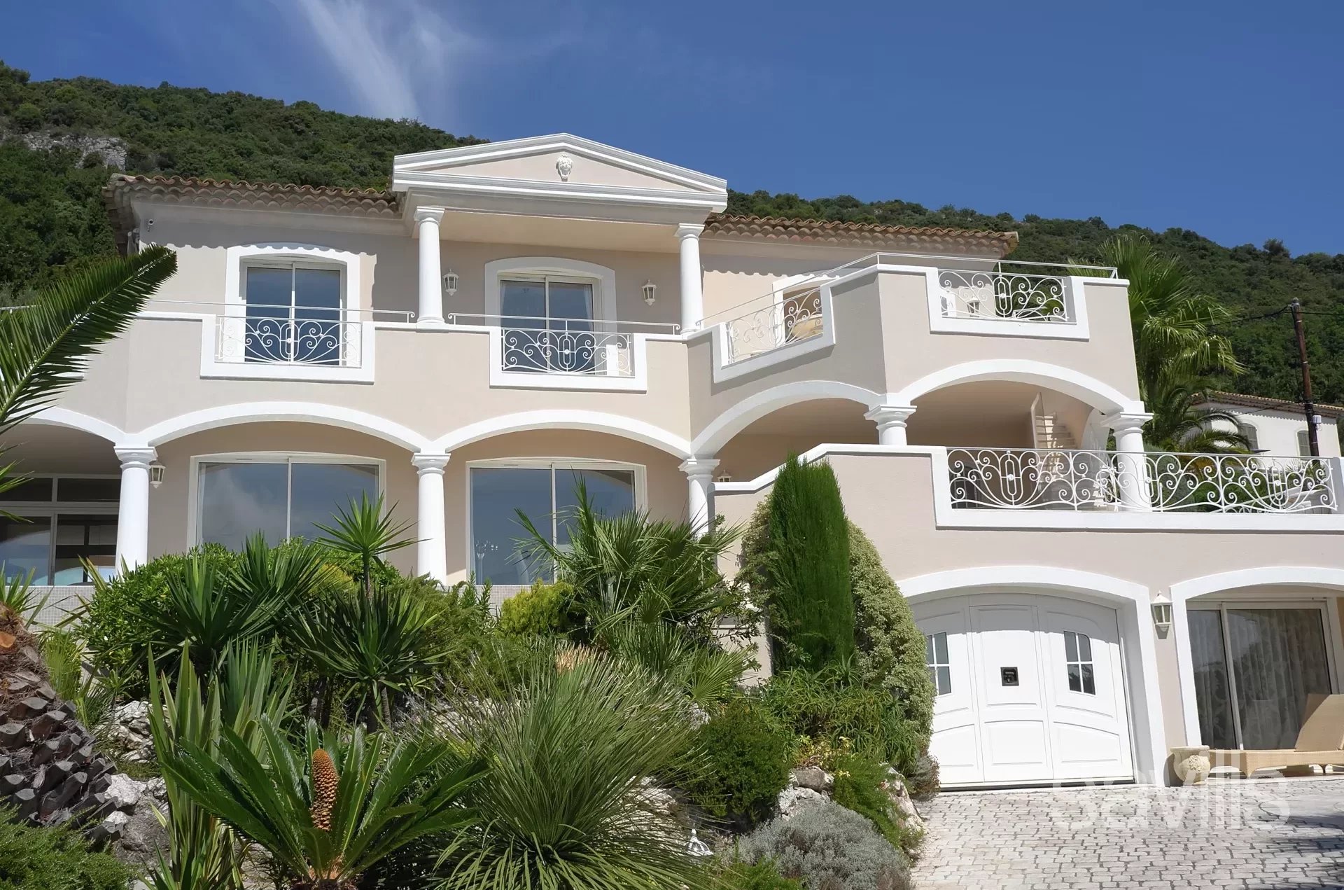 Neo-Provençal villa boasting breathtaking sea views.