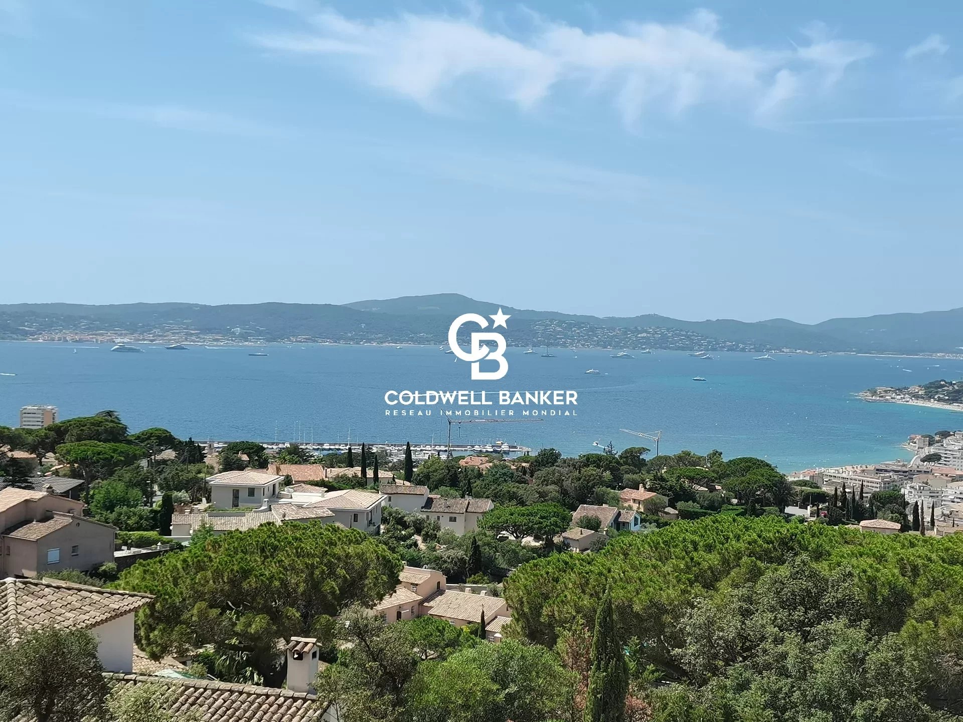 Sémaphore - Villa neuve d'architecture contemporaine avec vue mer panoramique sur le Golfe de Saint-Tropez