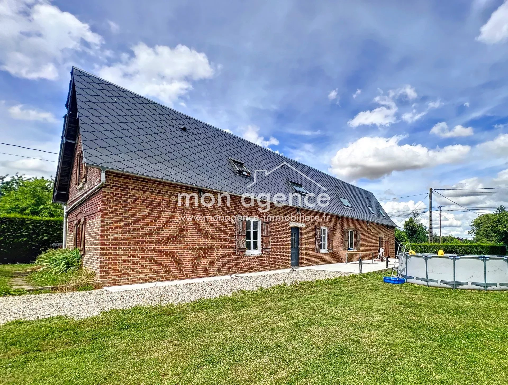 A Sainte-Croix-sur-Buchy 76750, maison 6 pièces