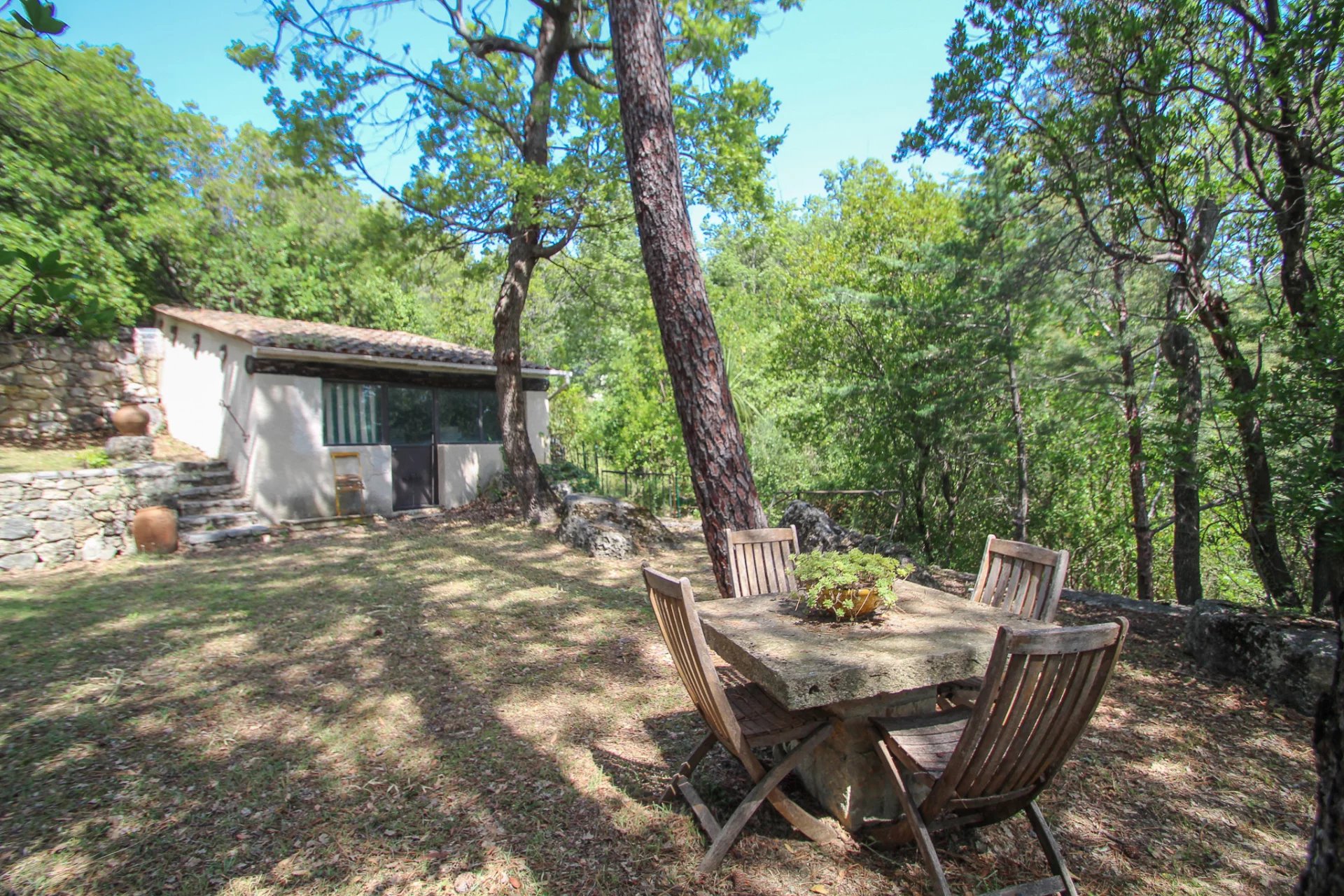 Provencal property  wonderful view on 20.000m² of land in Fayence