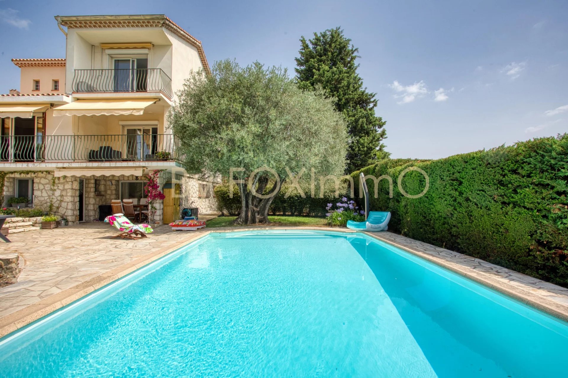 Côte d'Azur detached villa, quiet area, swimming pool, Separate apartment