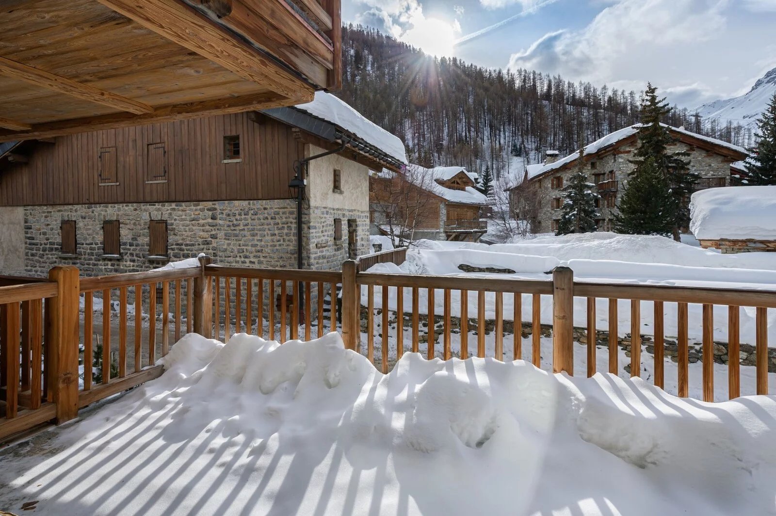 EXCEPTIONAL CHALET IN THE HEART OF THE OLD VILLAGE