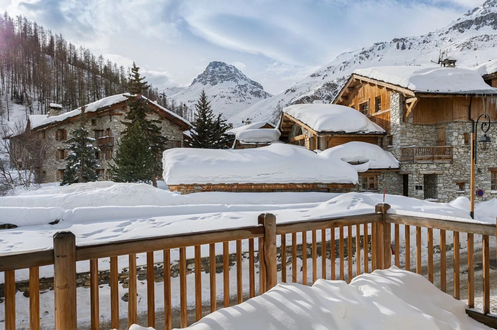 EXCEPTIONAL CHALET IN THE HEART OF THE OLD VILLAGE