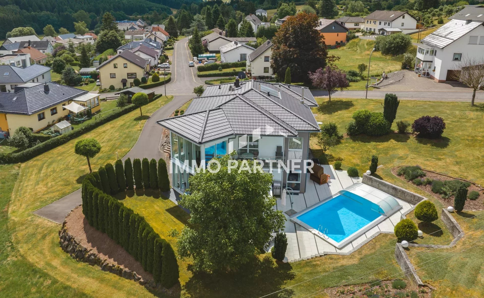 Exceptional villa with swimming pool in a prime location (DE)