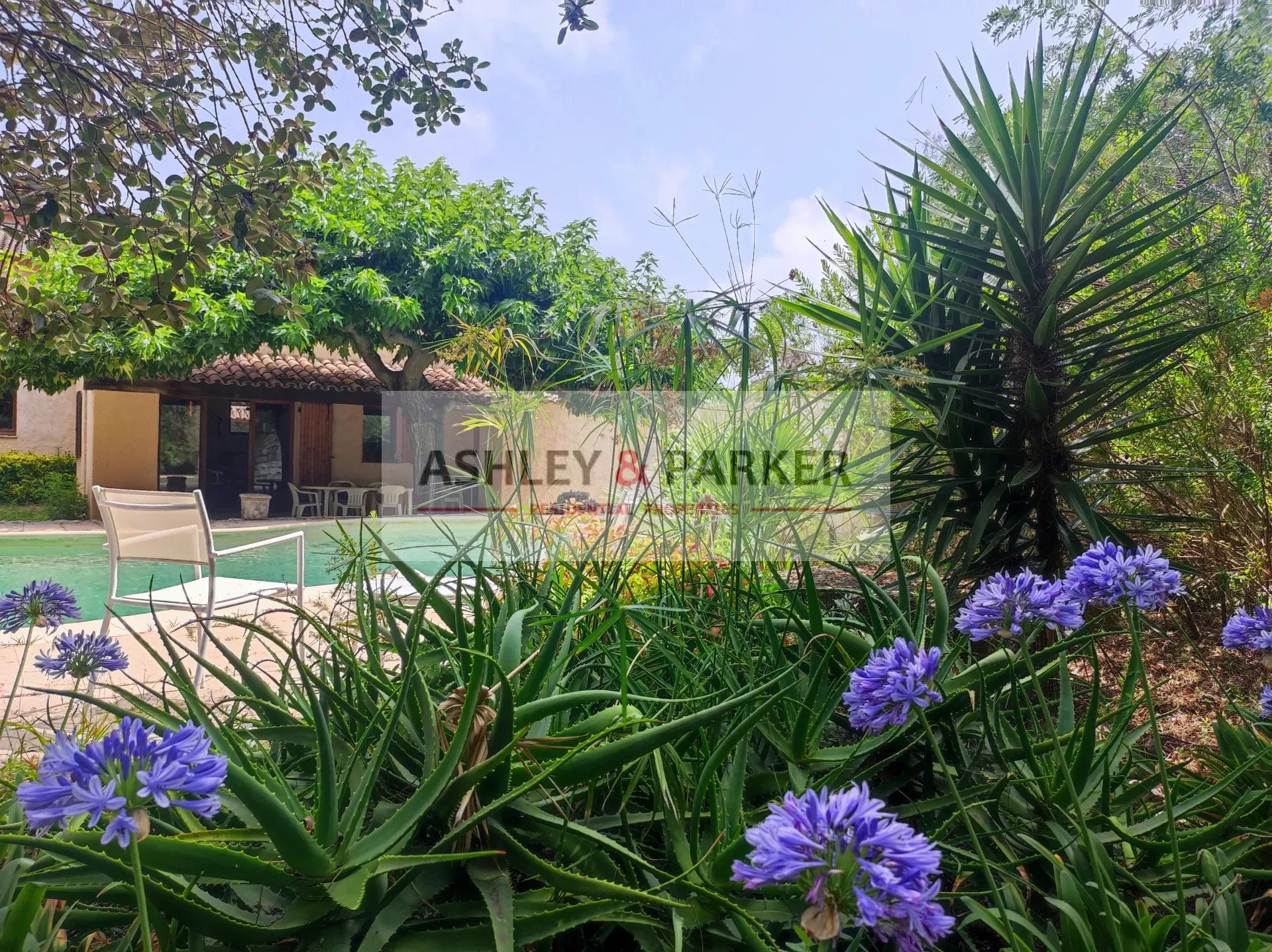 Vente Maison 189m² 7 Pièces à Antibes (06600) - Ashley & Parker
