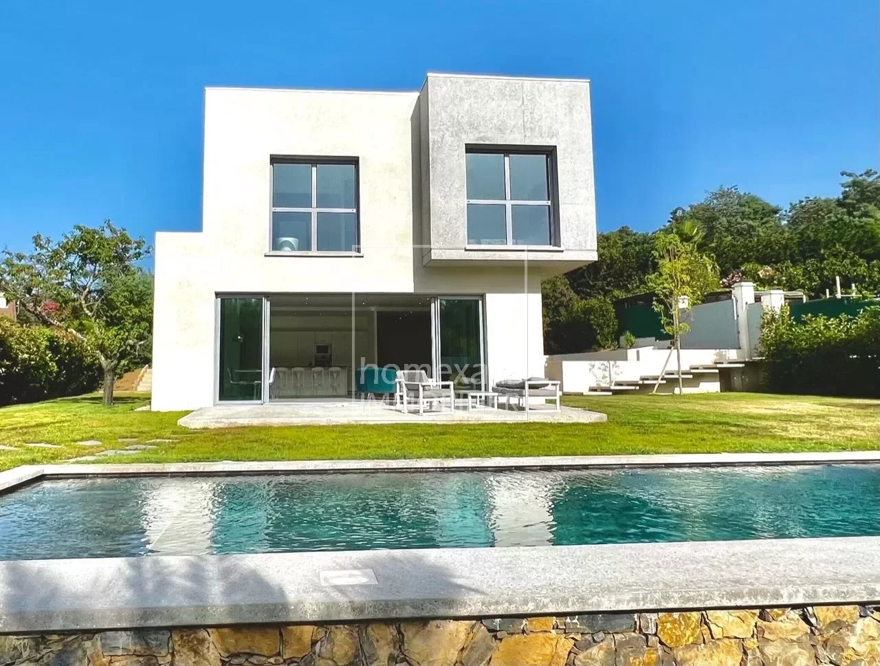 Contemporary house near Mougins - French Riviera
