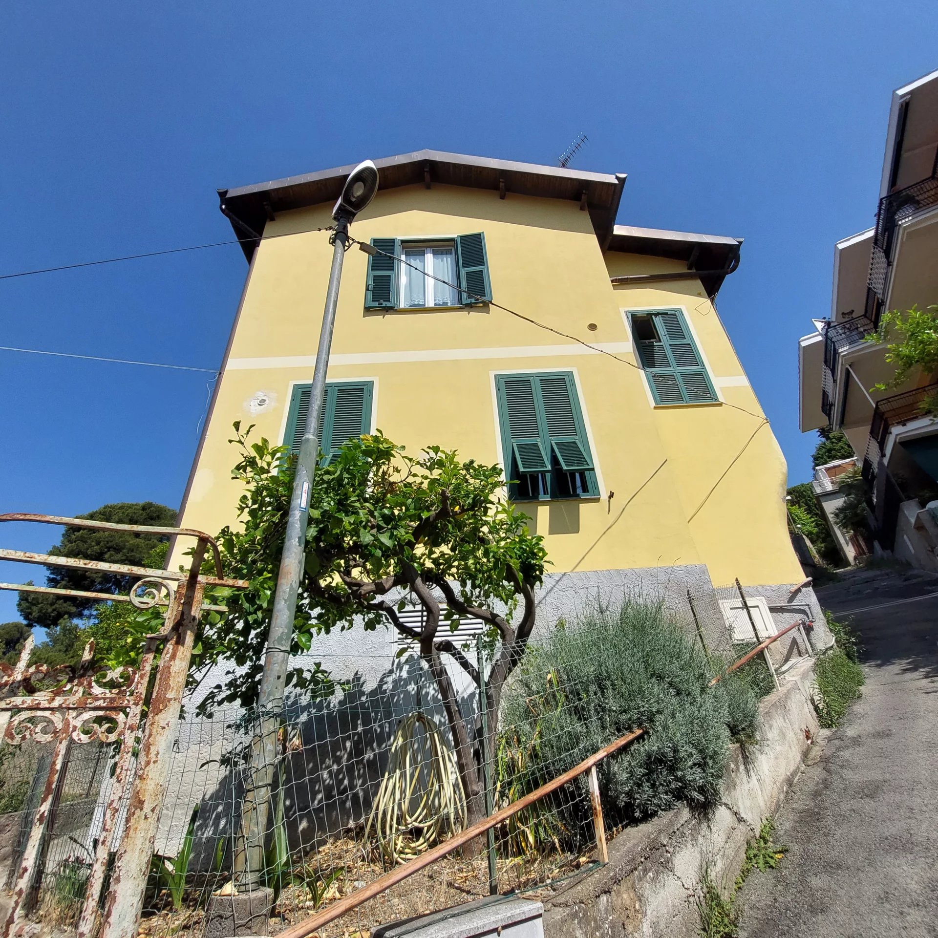 Sale Apartment - Vallecrosia Poggio Ponente - Italy
