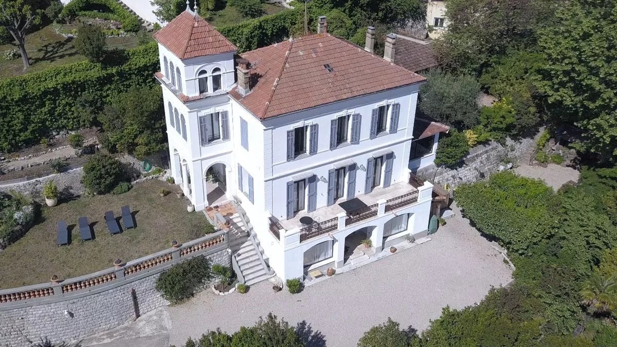 A vendre à Grasse, villa authentique 290 m²