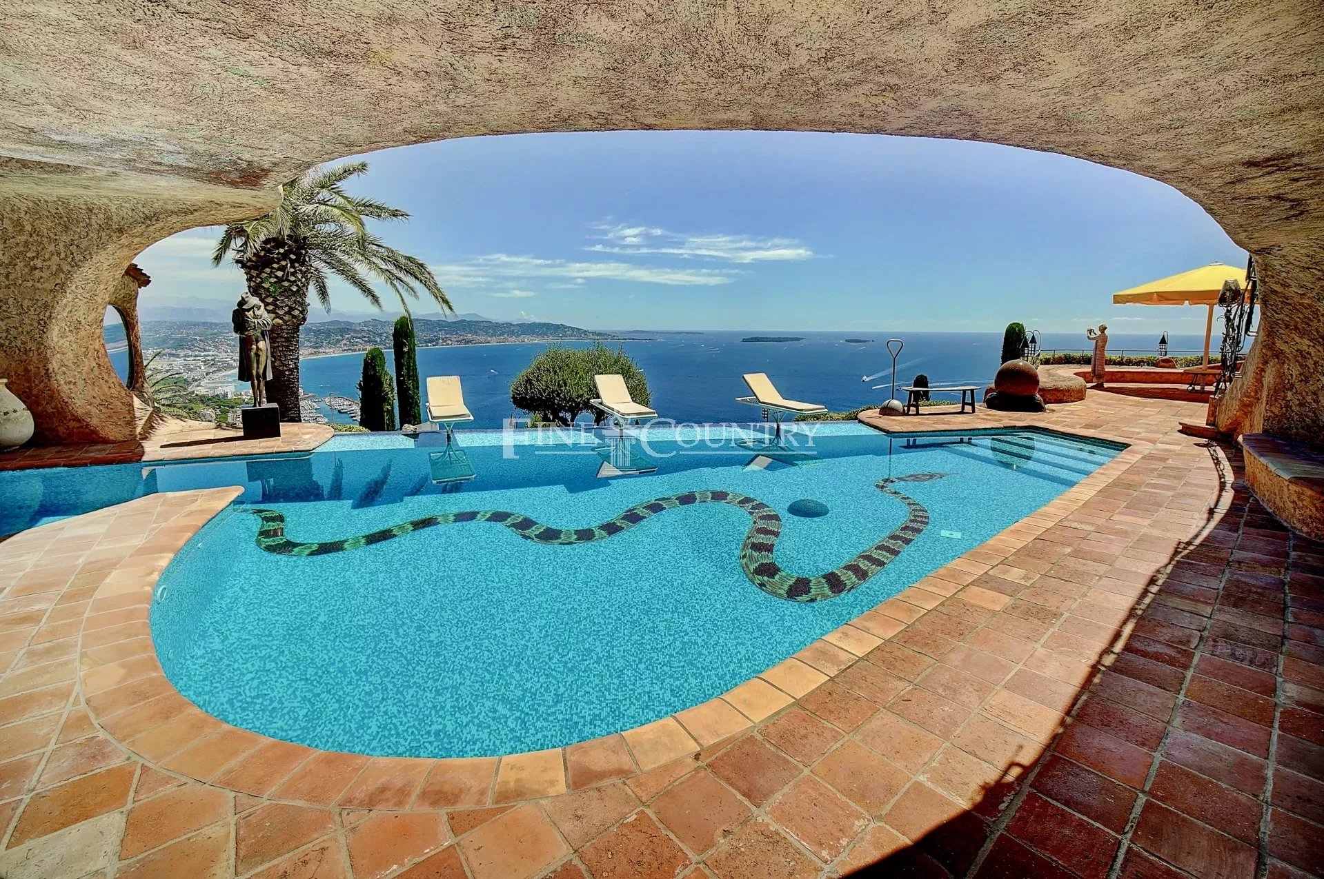 Villa with 360*C panoramic sea view for Sale in Theoule-Sur-Mer