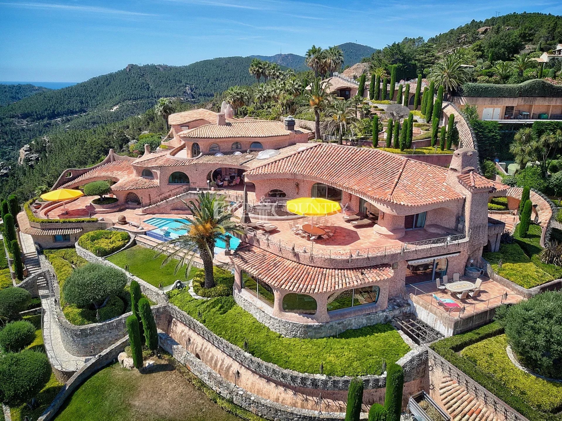Villa exceptionnelle à Vendre à Cannes, France
