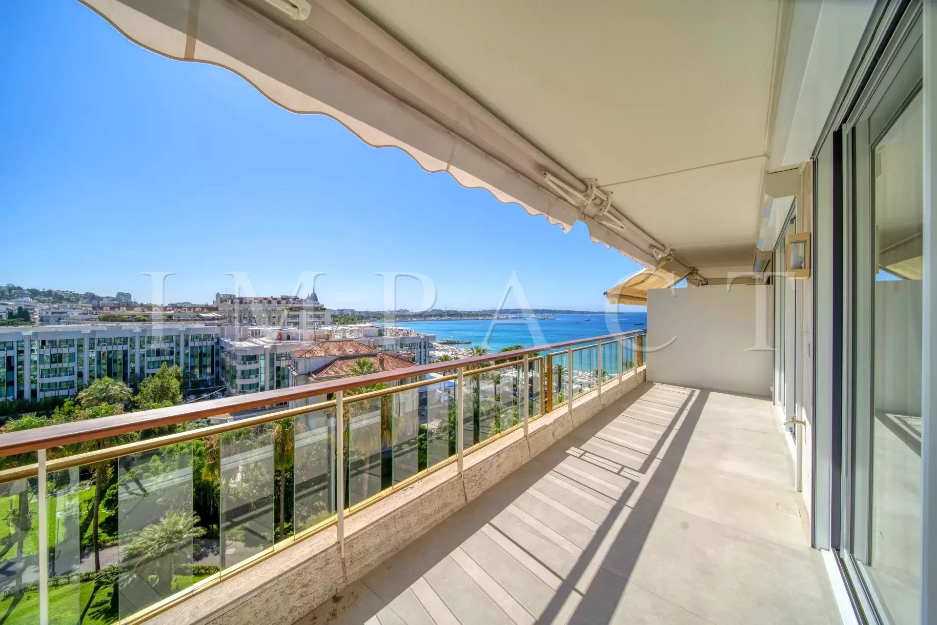 Appartement 3 pièces rénové vue mer - Cannes Croisette