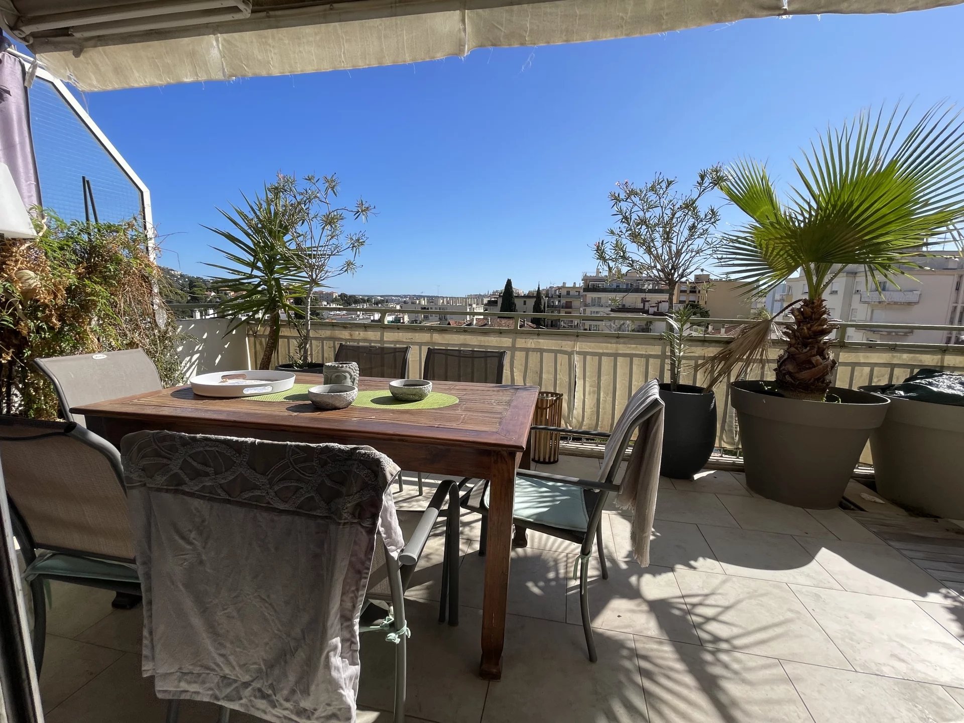 LE CANNET FOR SALE 4 ROOMS ROOF TERRACE OPEN VIEW