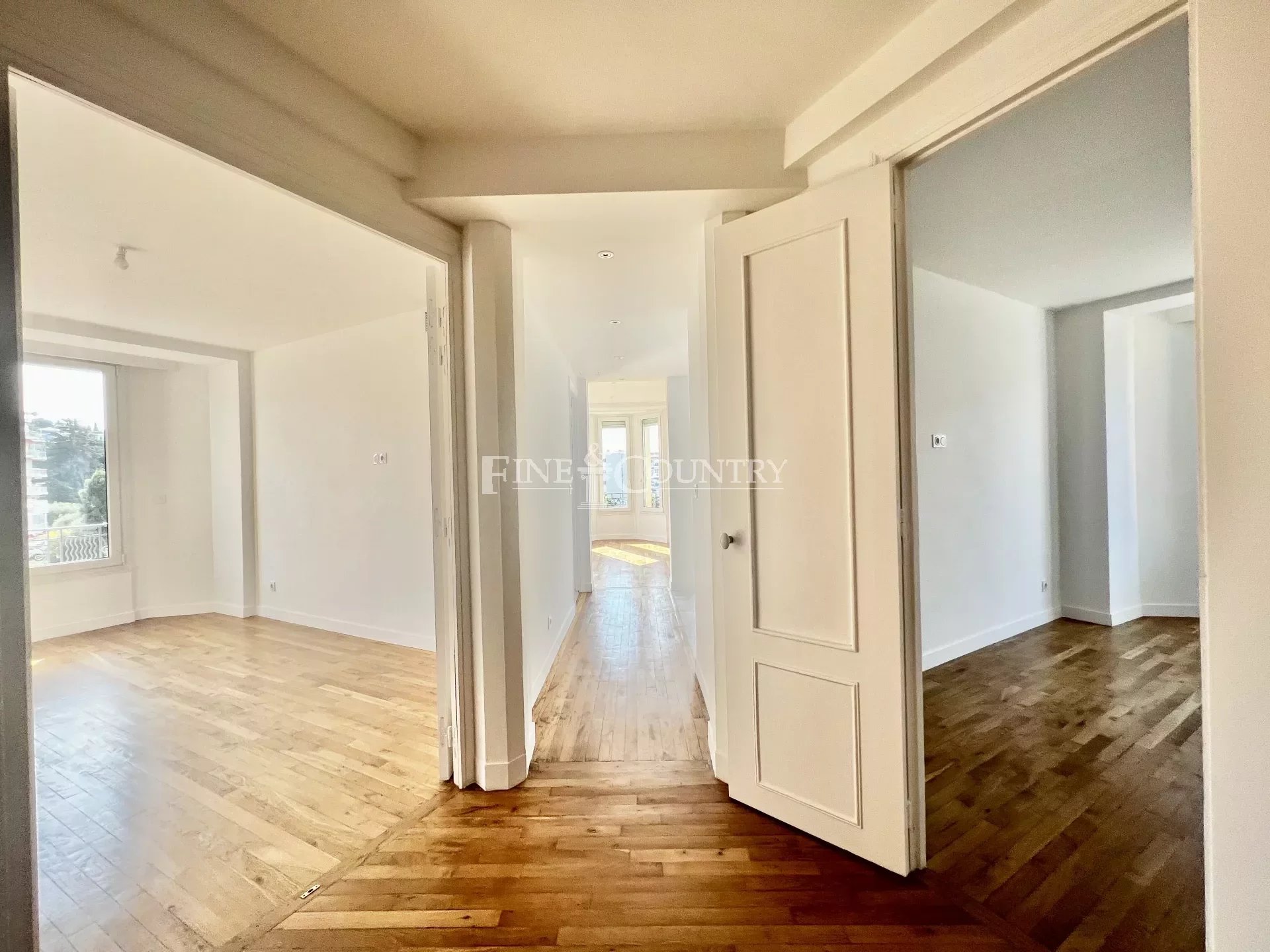Photo of Apartment for sale in Cannes, Banane