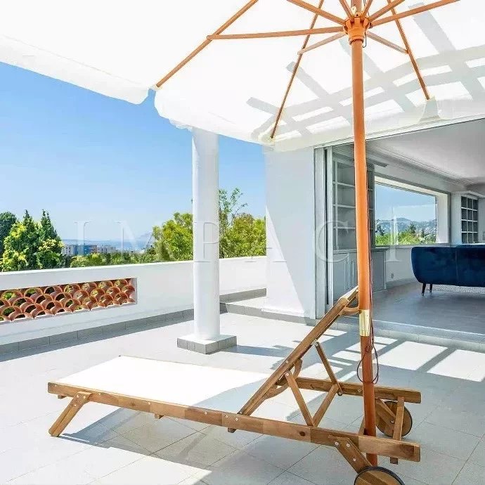 Antibes - Listed Art Deco property with sea view for rent