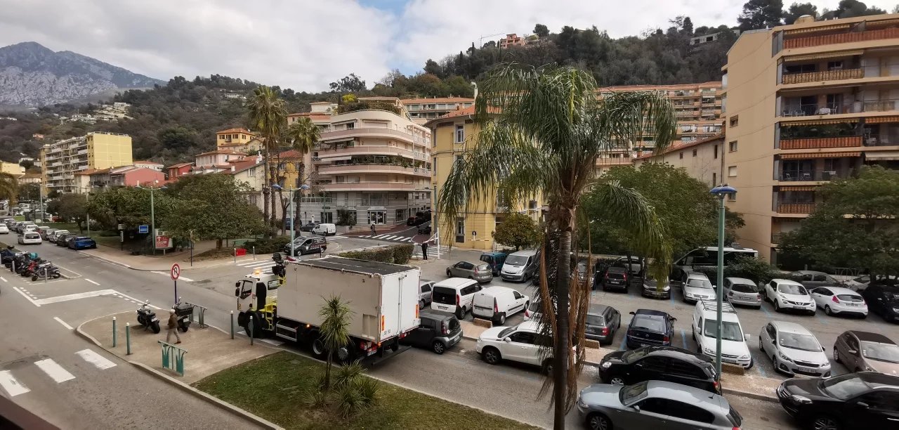 appartement trois pièces Menton gare routière cave et parking