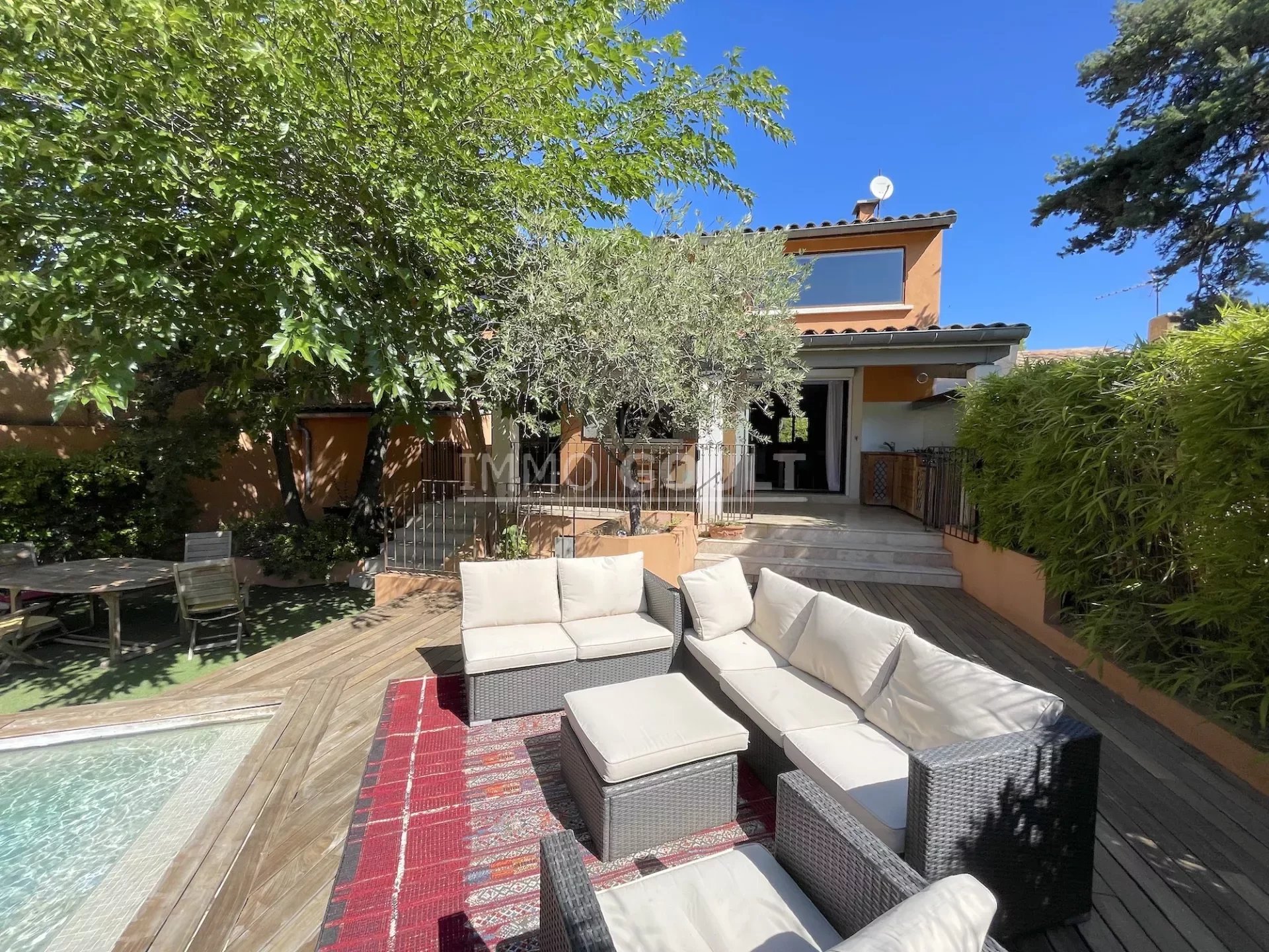 For sale in Roussillon