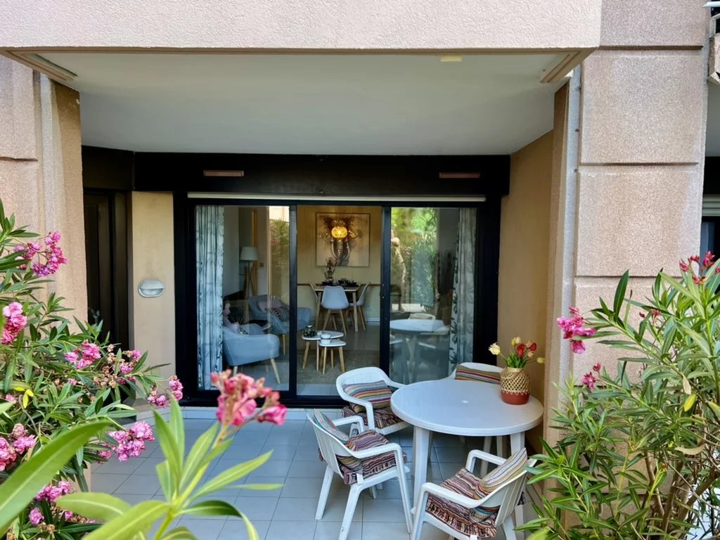 BEAUTIFUL 2/3P APARTMENT CANNES LA BOCCA WITH PARKING