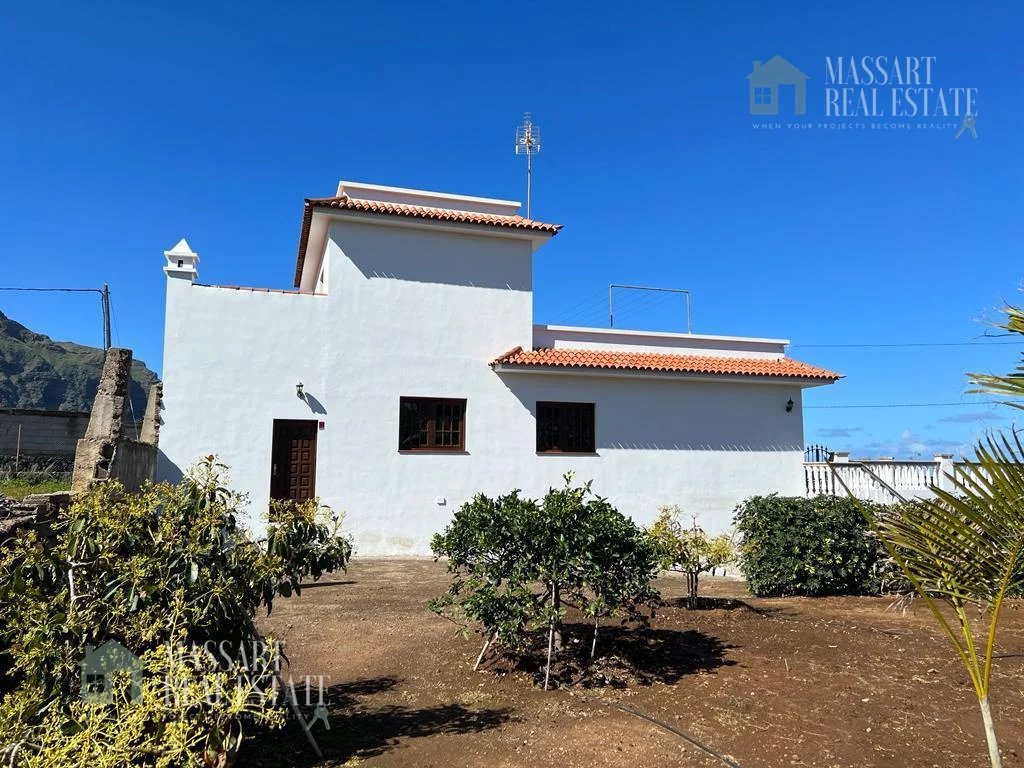 Maison individuelle située dans un quartier calme et accessible, à Buenavista del Norte.