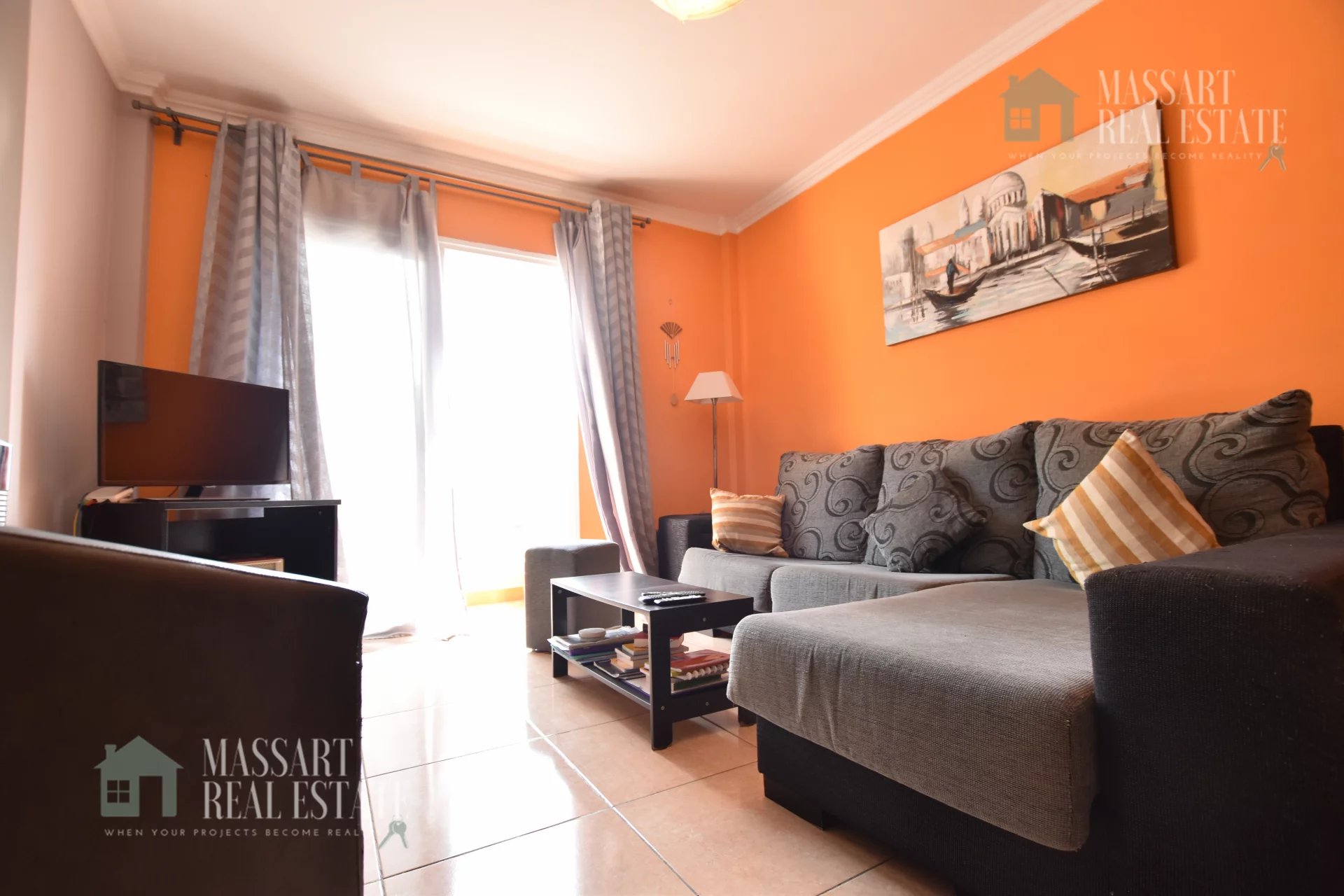 Geräumige und helle Wohnung von etwa 85 m2 in der strategischen Bereich von San Isidro.