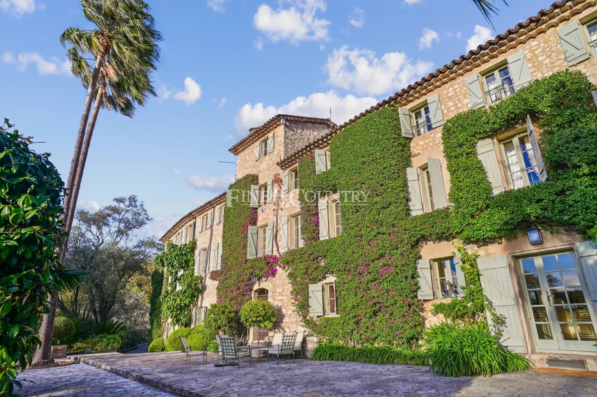 Bastide for sale in Grasse Accommodation in Cannes