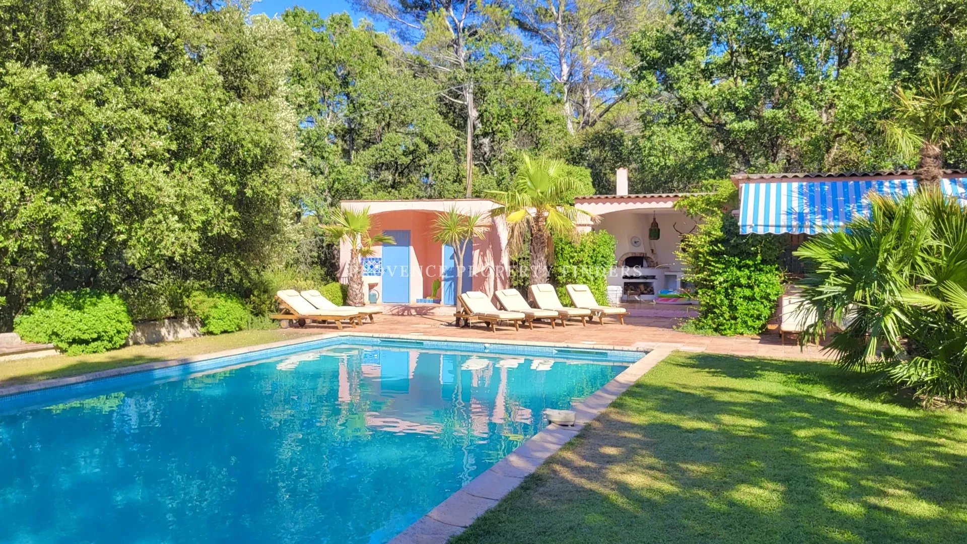 Wonderful , large villa in the Provence. 5 Bedrooms, 5 bathrooms.