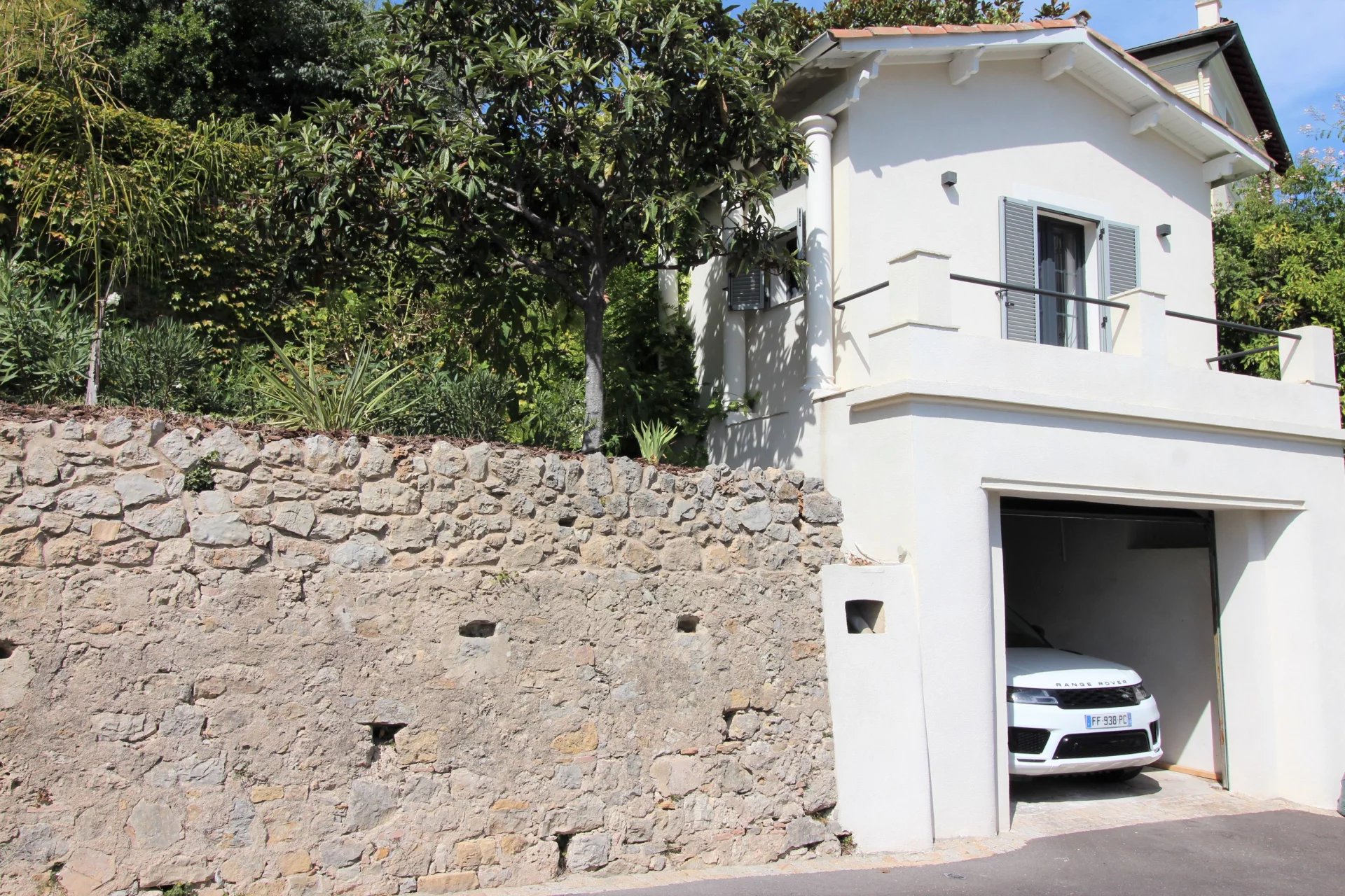 Le Cannet, residential, charming villa with sea view, 200sqm, 3 bedrooms, independent studio.