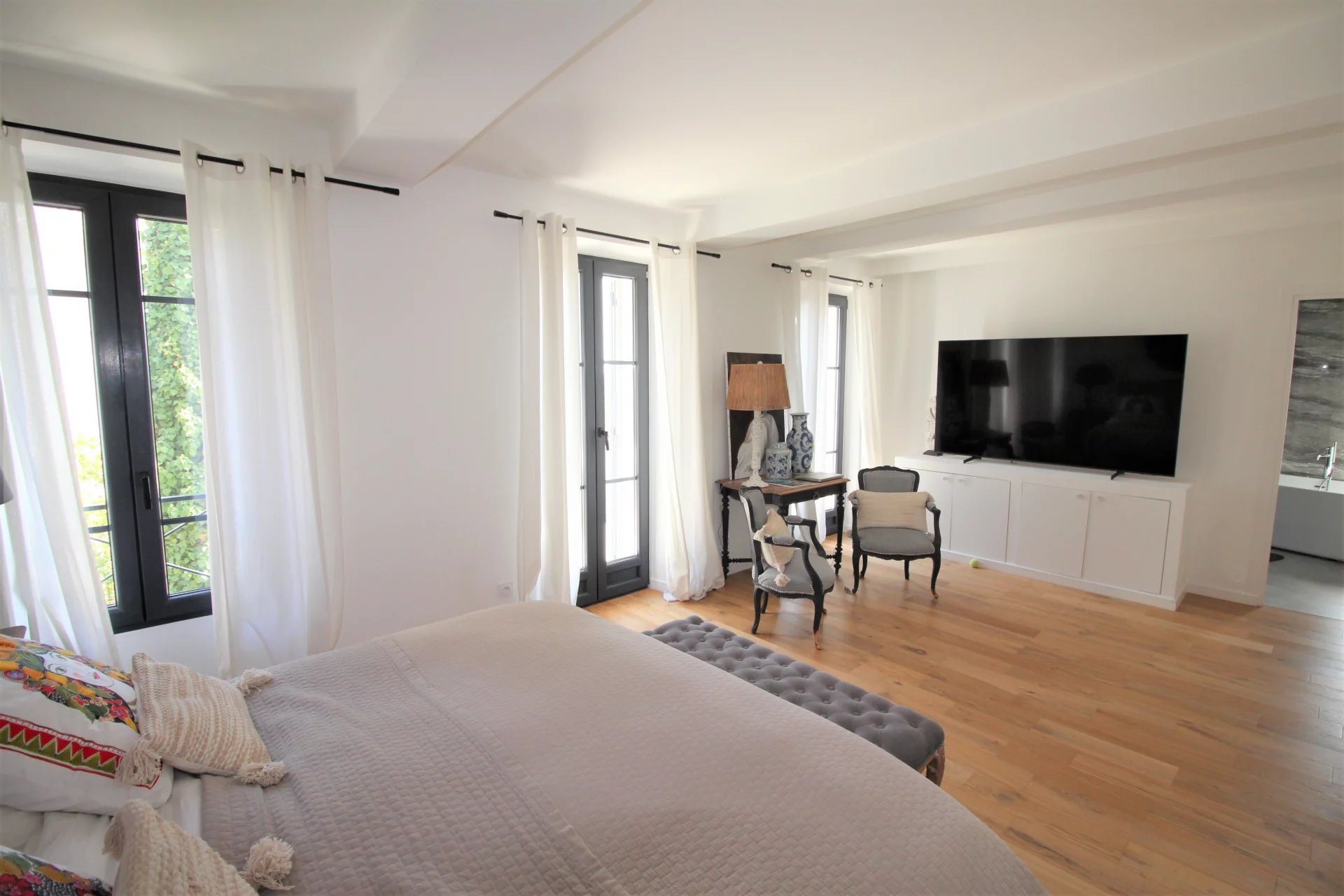 Le Cannet, résidentiel, villa de charme vue mer, 200m² env, 3 chambres, studio indépendant.