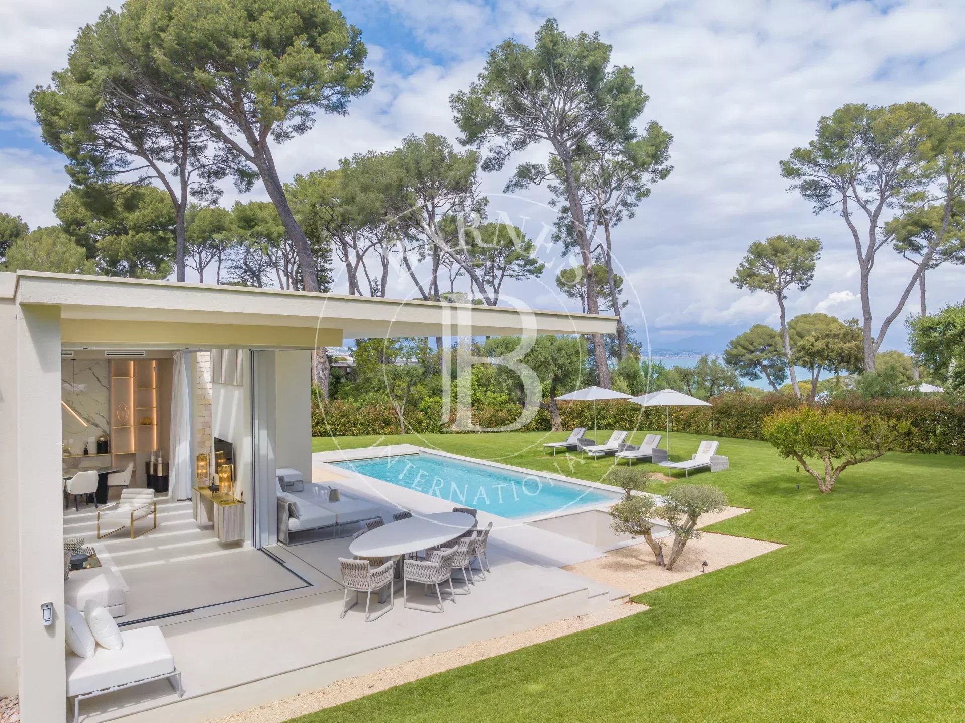 Villa Antibes - picture 1 title=