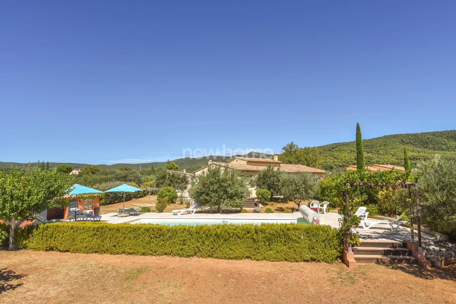 Beautiful villa at walking distance from the village of Aups
